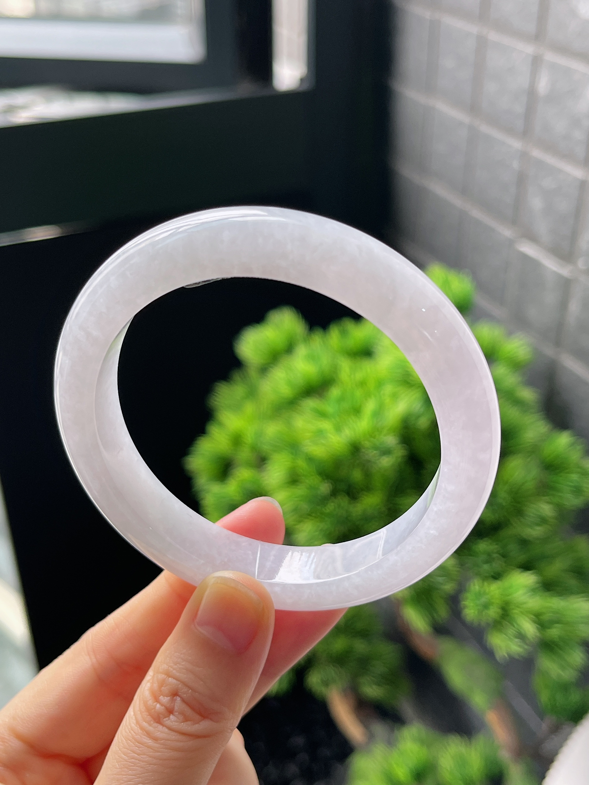 正圈56.6圈口，翡翠糯化种淡紫色手镯