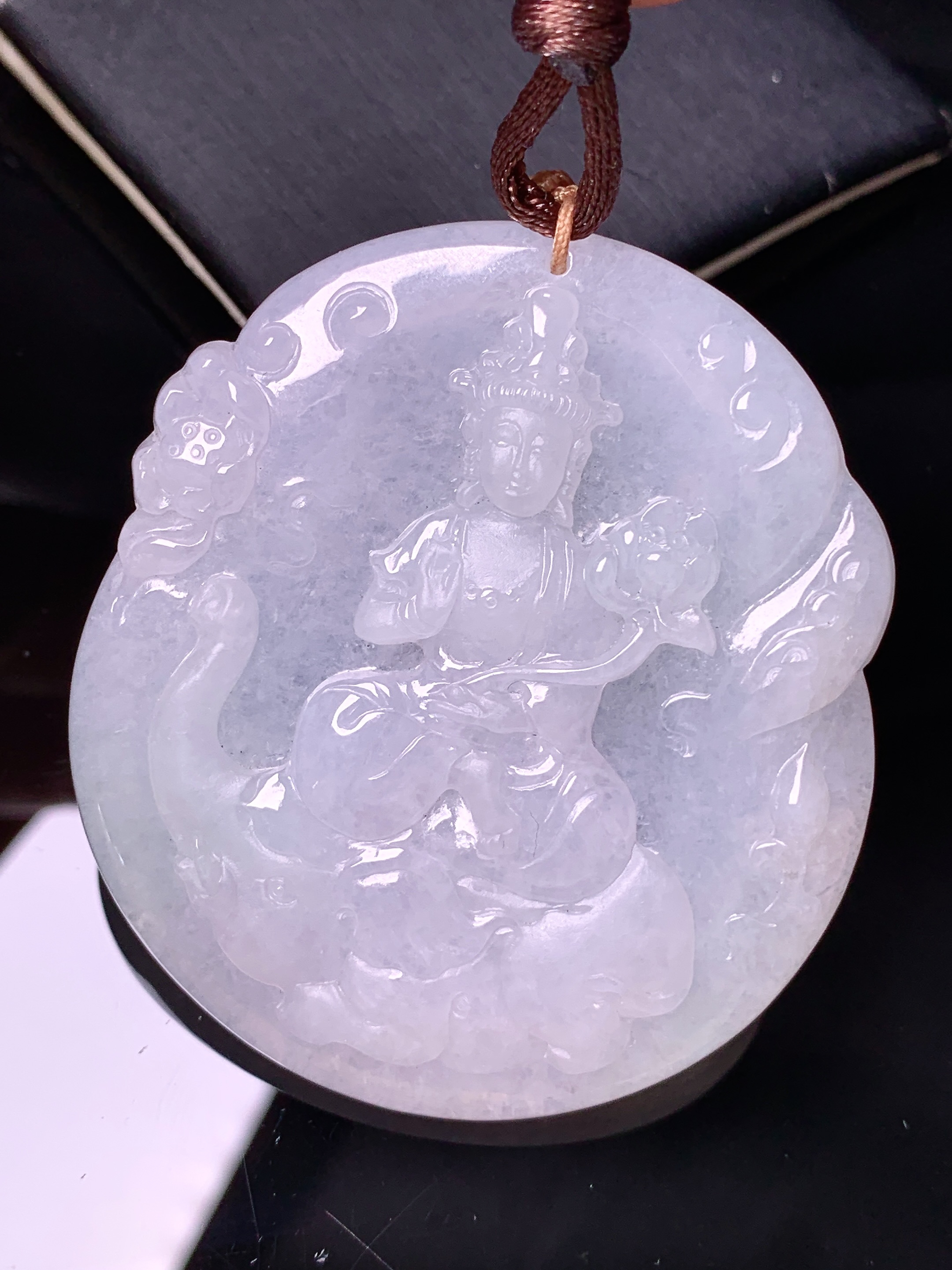 冰种普贤菩萨吊坠 玉质细腻 色泽艳丽清新 水润亮眼 整体尺寸55*50*5.6b2