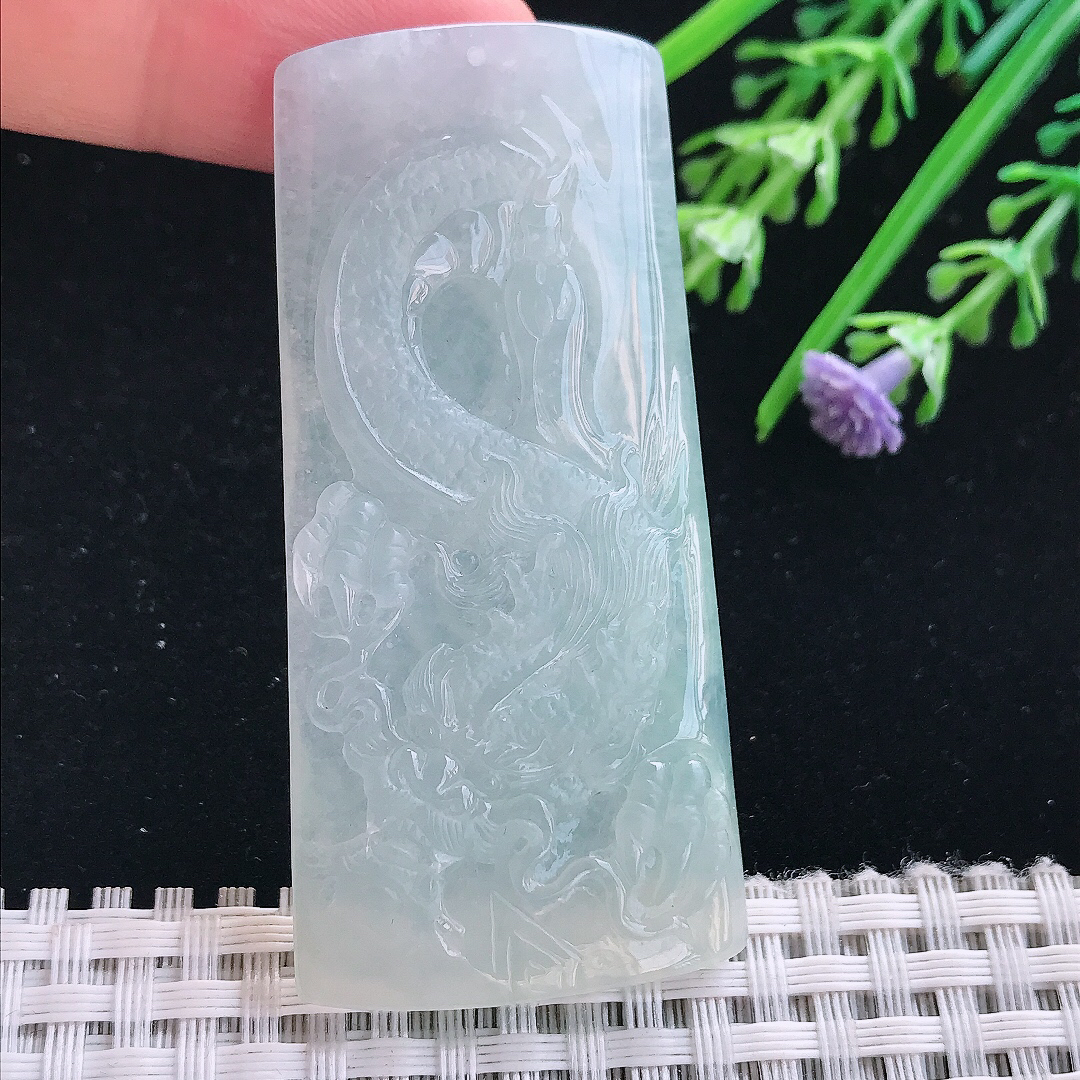 实拍A货翡翠61.3/39.6/5.9老坑秀气冰润龙牌吊坠翡翠挂件