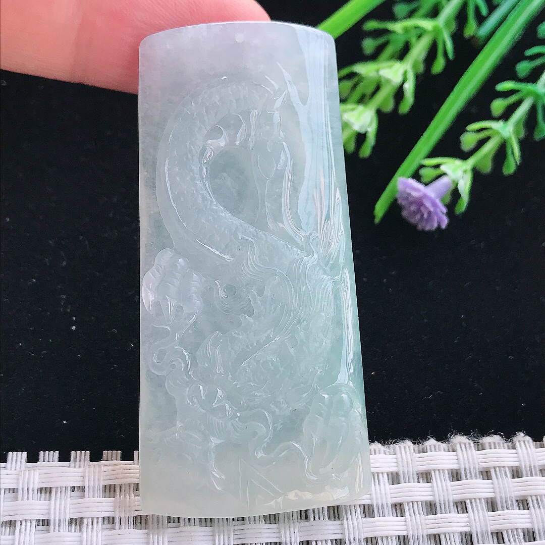 实拍A货翡翠61.3/39.6/5.9老坑秀气冰润龙牌吊坠翡翠挂件