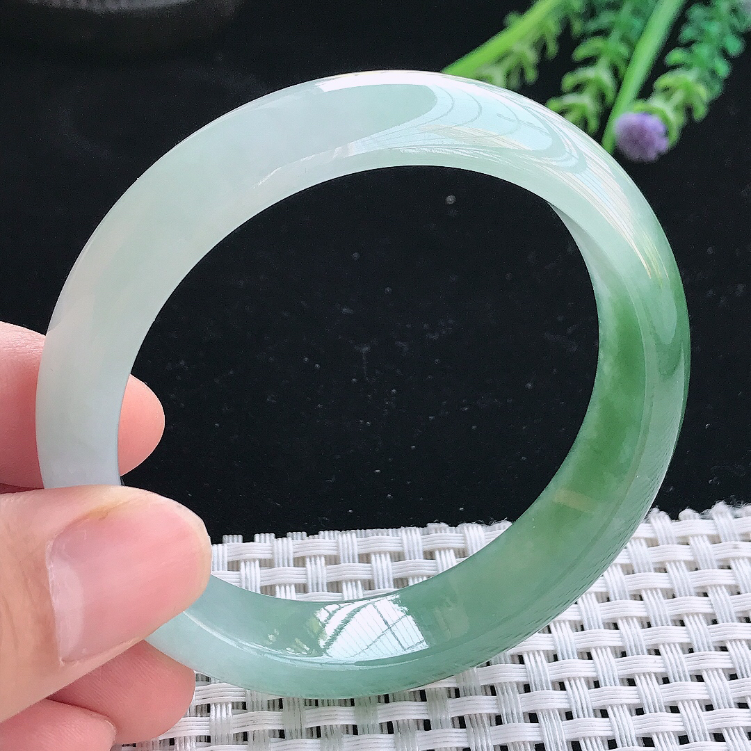 实拍天然翡翠56/13.6/7.8老坑冰胶果冻半山半水油绿手镯翡翠玉镯手环