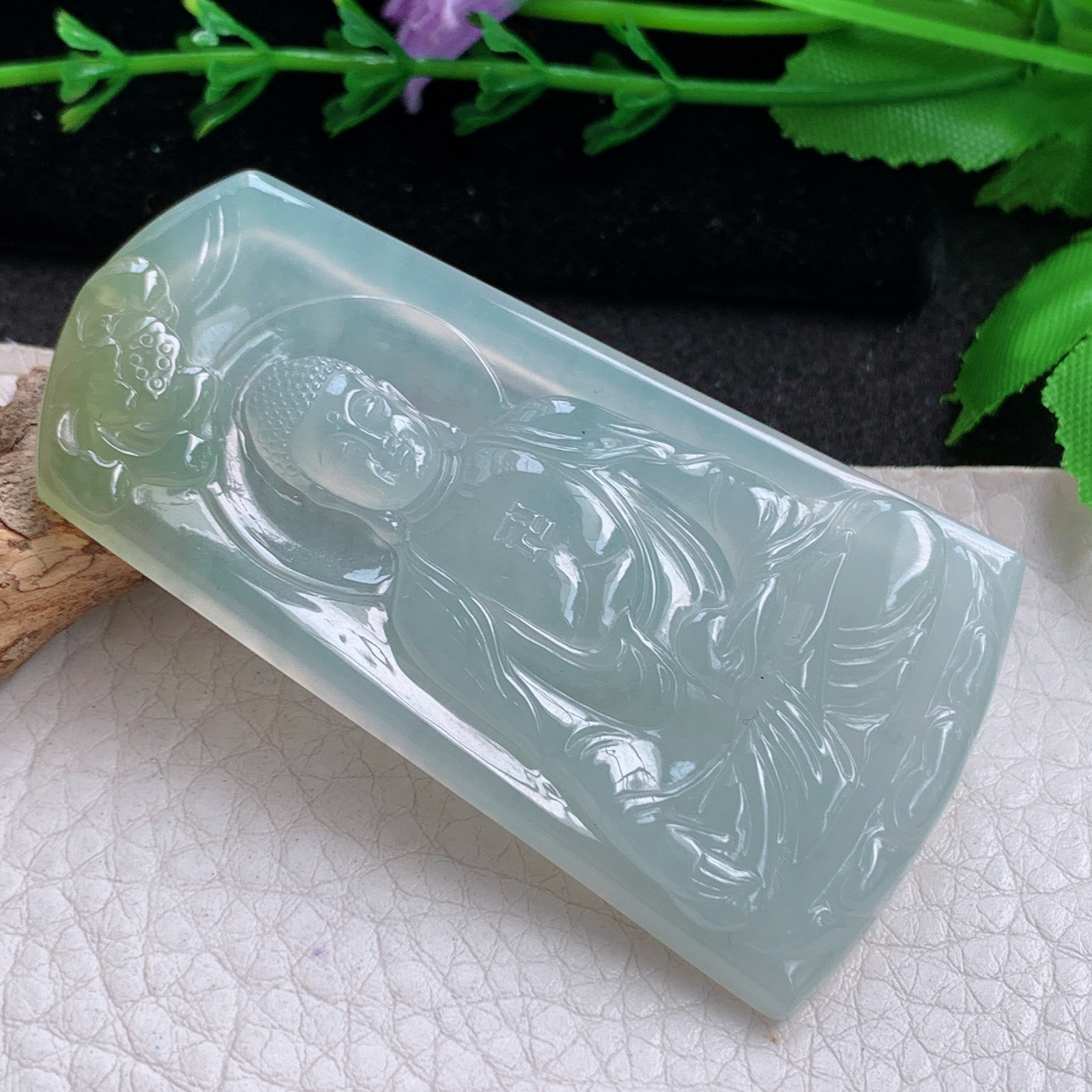 lz实拍66.3*36*4.8缅甸天然翡翠a货精雕冰种阿弥陀佛吊坠本命年守护神