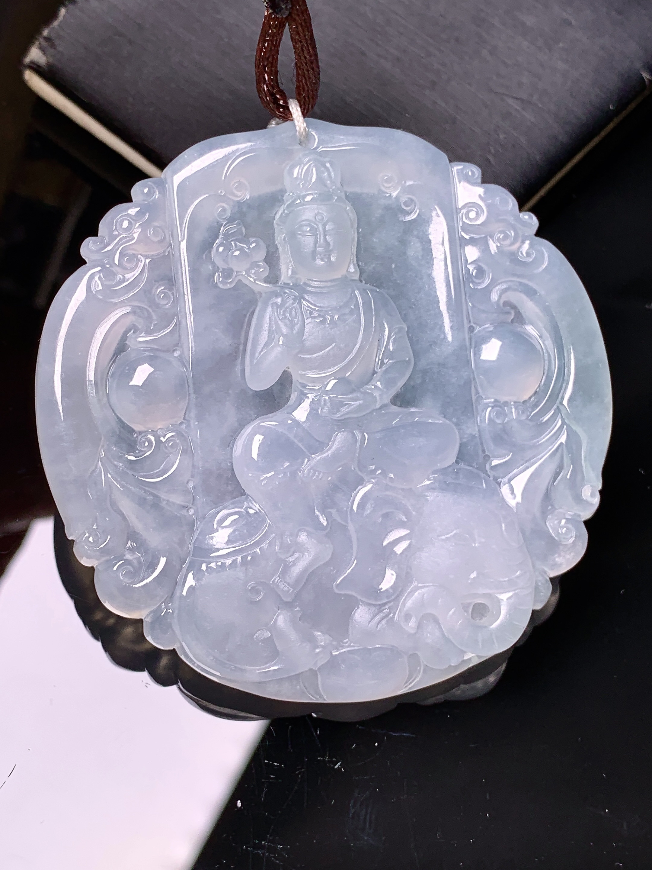 冰种普贤菩萨吊坠 玉质细腻 色泽艳丽清新 水润亮眼 整体尺寸53.5*52*5.8b2