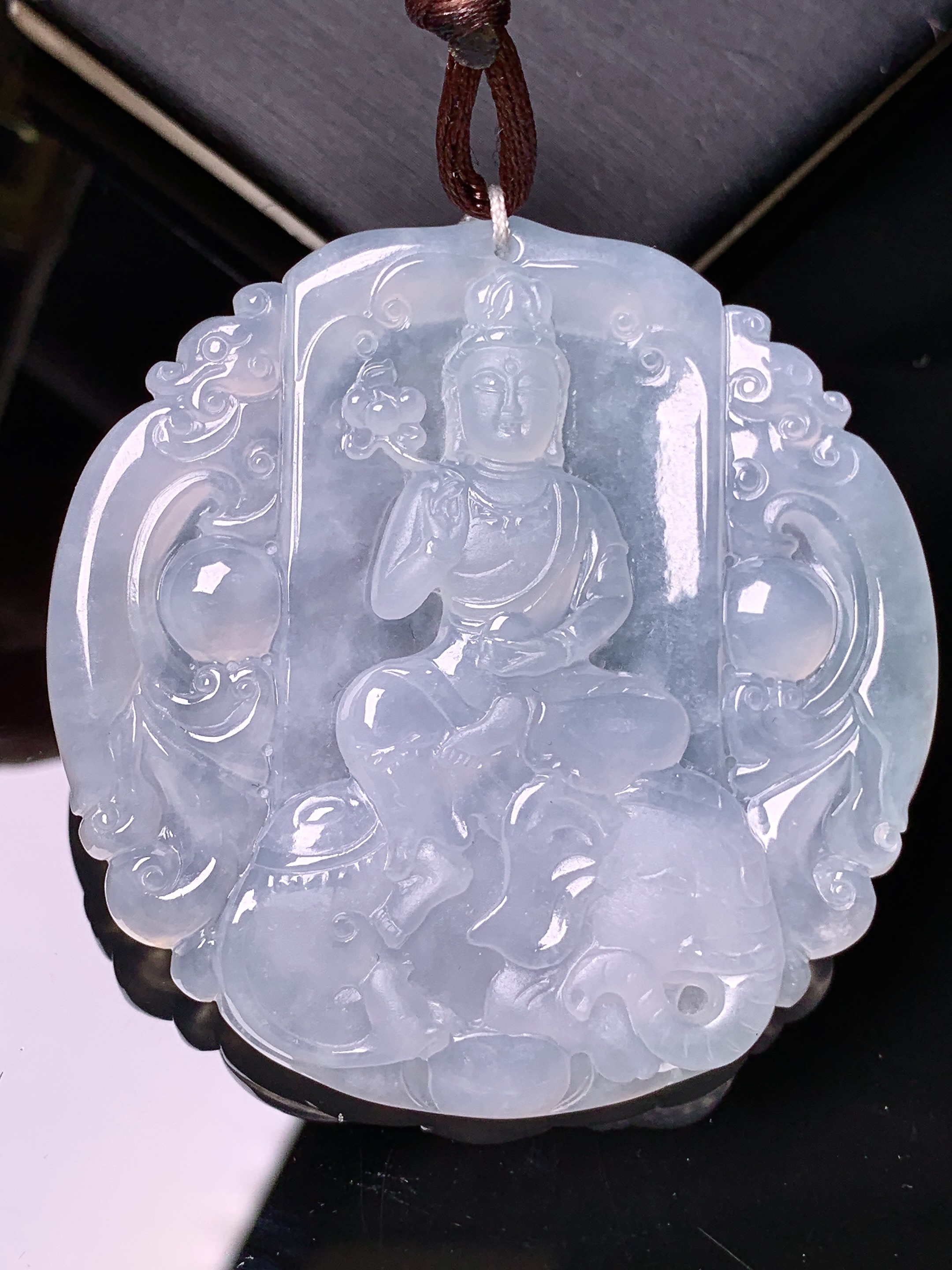 冰种普贤菩萨吊坠 玉质细腻 色泽艳丽清新 水润亮眼 整体尺寸53.5*52*5.8b2