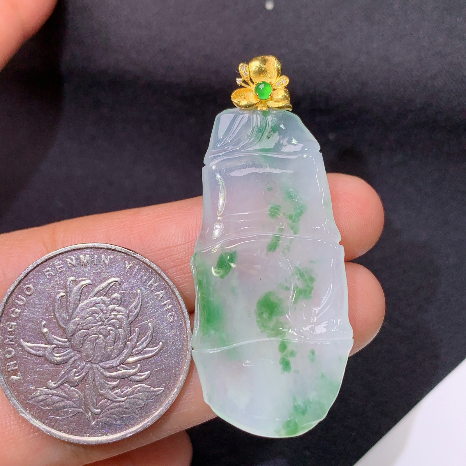 冰飘花竹节吊坠，18k金镶嵌，冰润细腻，种水足，Zz0 尺寸47*19.8*3.9