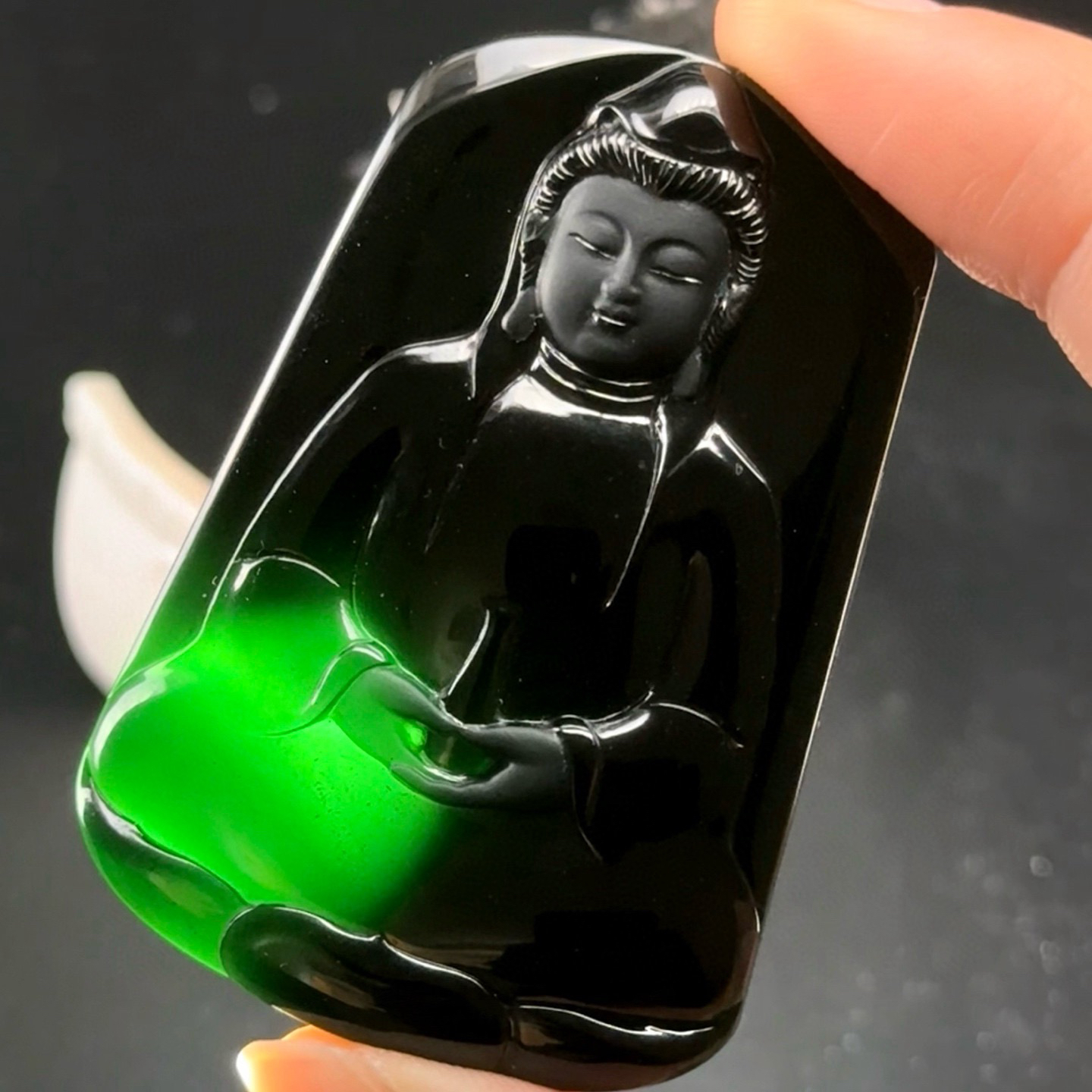 精品墨翠观音 种好色正 黑度极好 打灯通透 油性十足