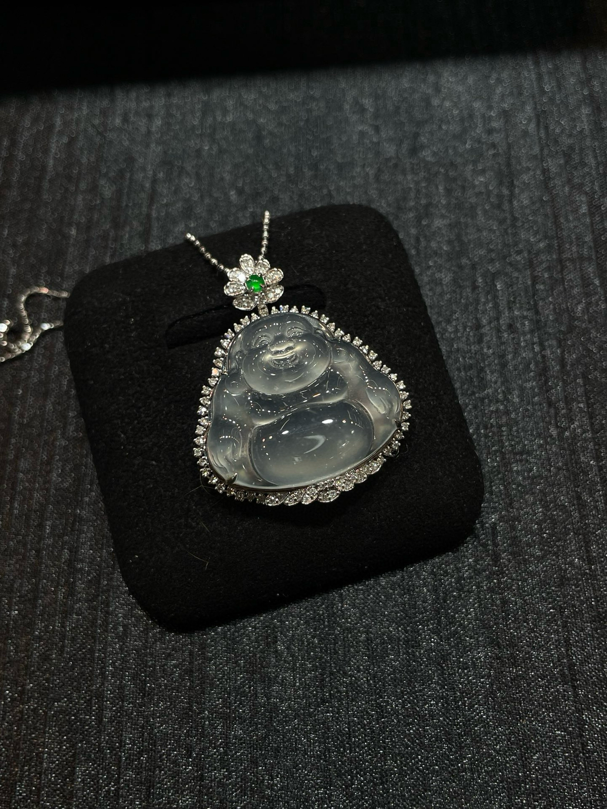 冰种 起光 起胶 佛公吊坠

18k金配钻镶嵌