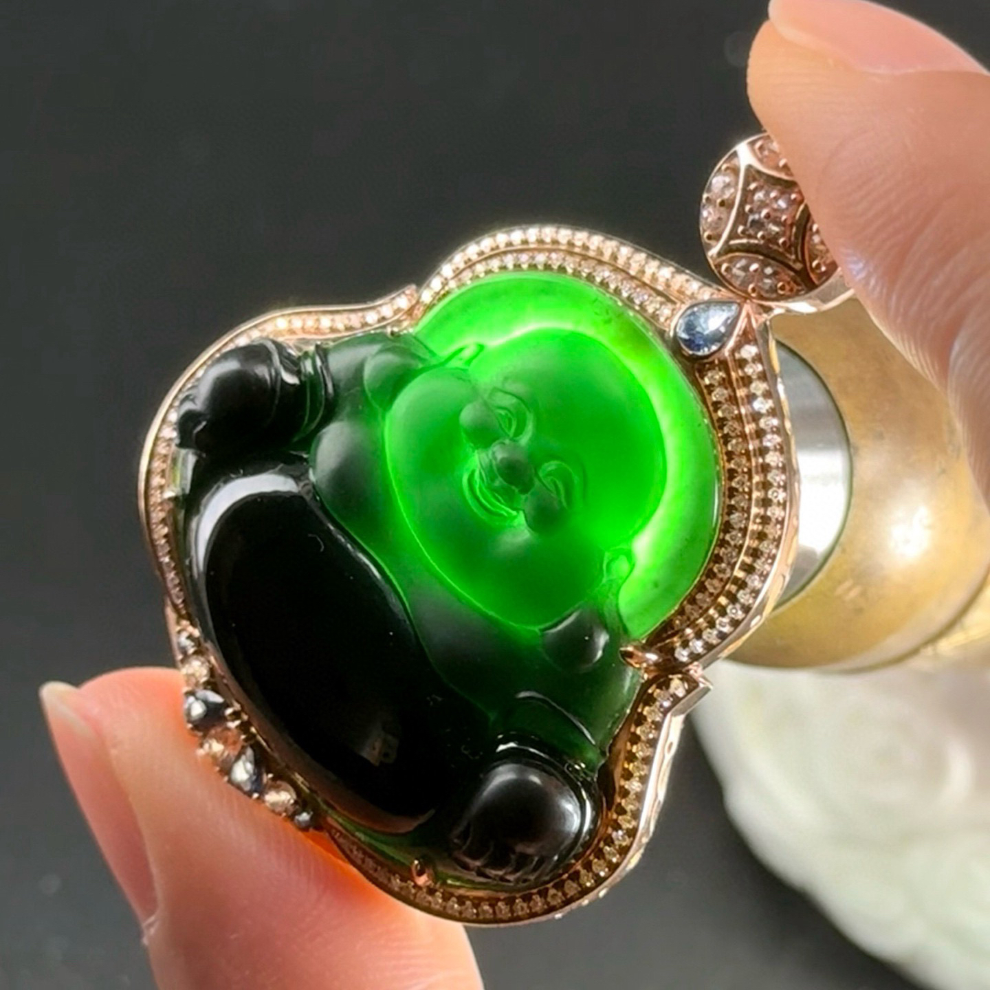 精品18k墨翠大肚佛 种好色正 黑度极好 打灯通透 油性十足