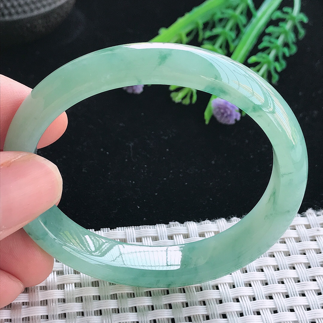 实拍天然翡翠58.5/47/11.8/7.2老坑冰胶果冻冰晴飘花贵妃手镯翡翠玉镯