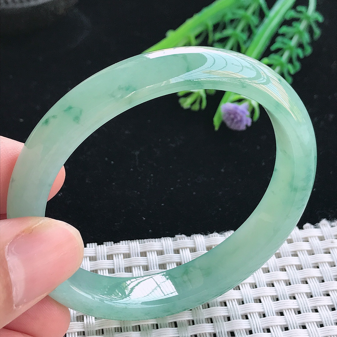 实拍天然翡翠58.5/47/11.8/7.2老坑冰胶果冻冰晴飘花贵妃手镯翡翠玉镯