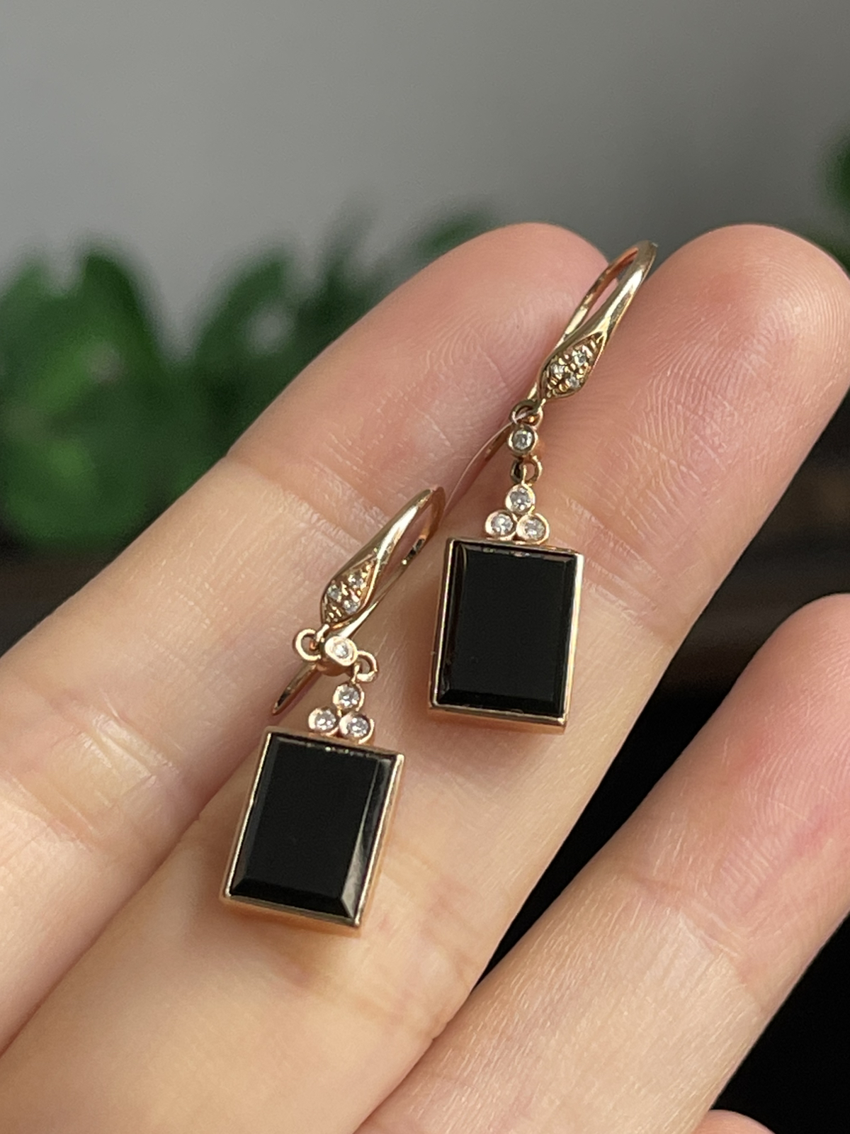 18k金伴钻 墨翠耳坠