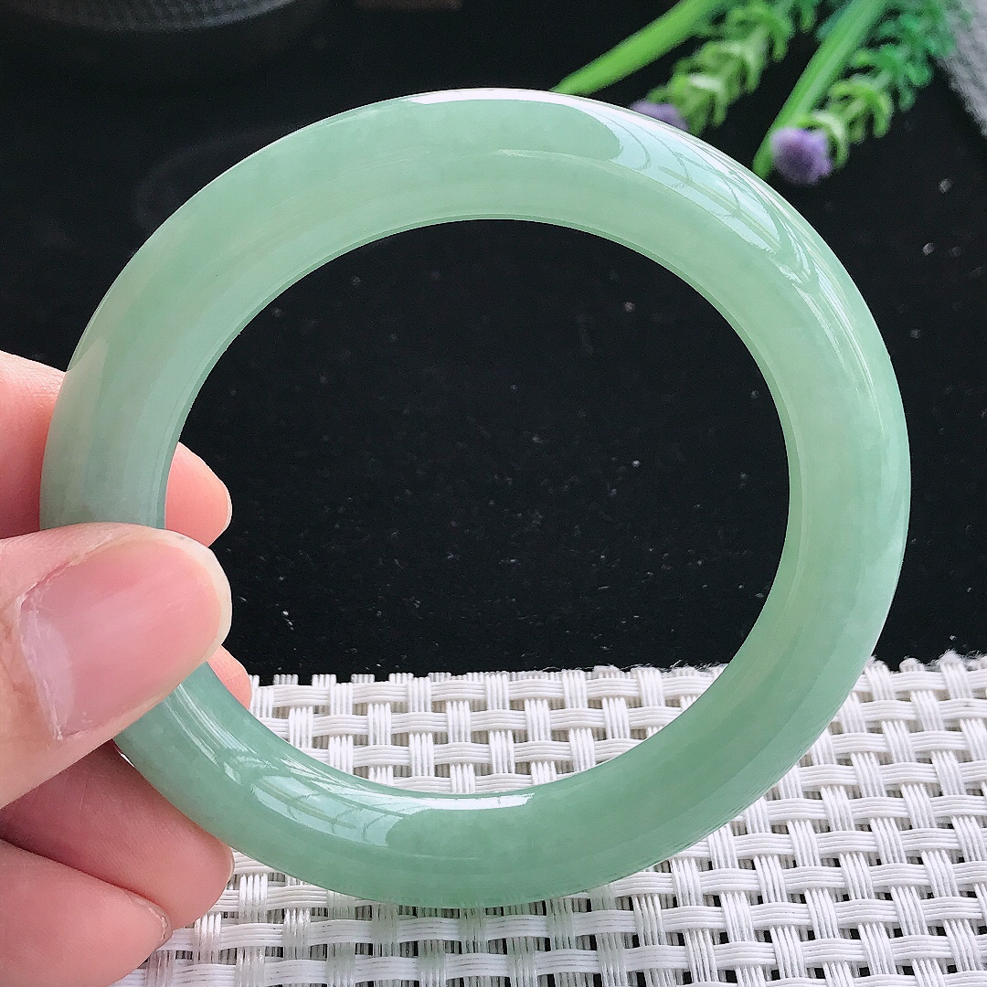 实拍天然翡翠55/10.2/10.4老坑冰胶水灵冰晴满绿圆条手镯翡翠玉镯手环