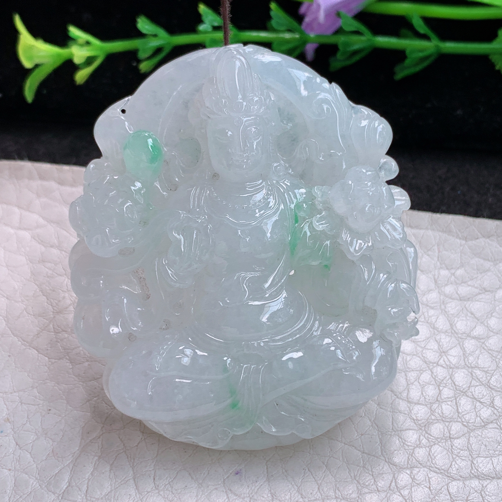 lz实拍53.5*46.8*11.8缅甸天然翡翠a货精雕冰透大势至菩萨吊坠坐莲观音