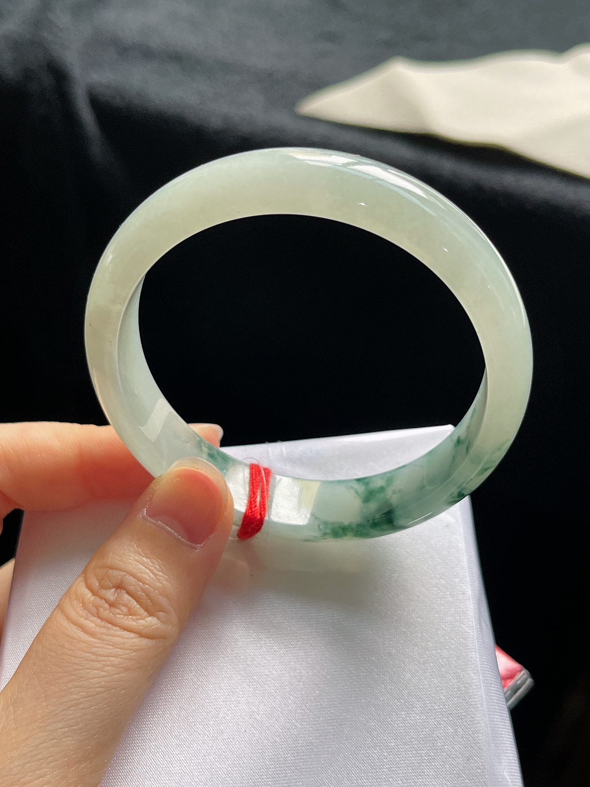 正圈53.7圈口，翡翠冰糯种飘绿手镯