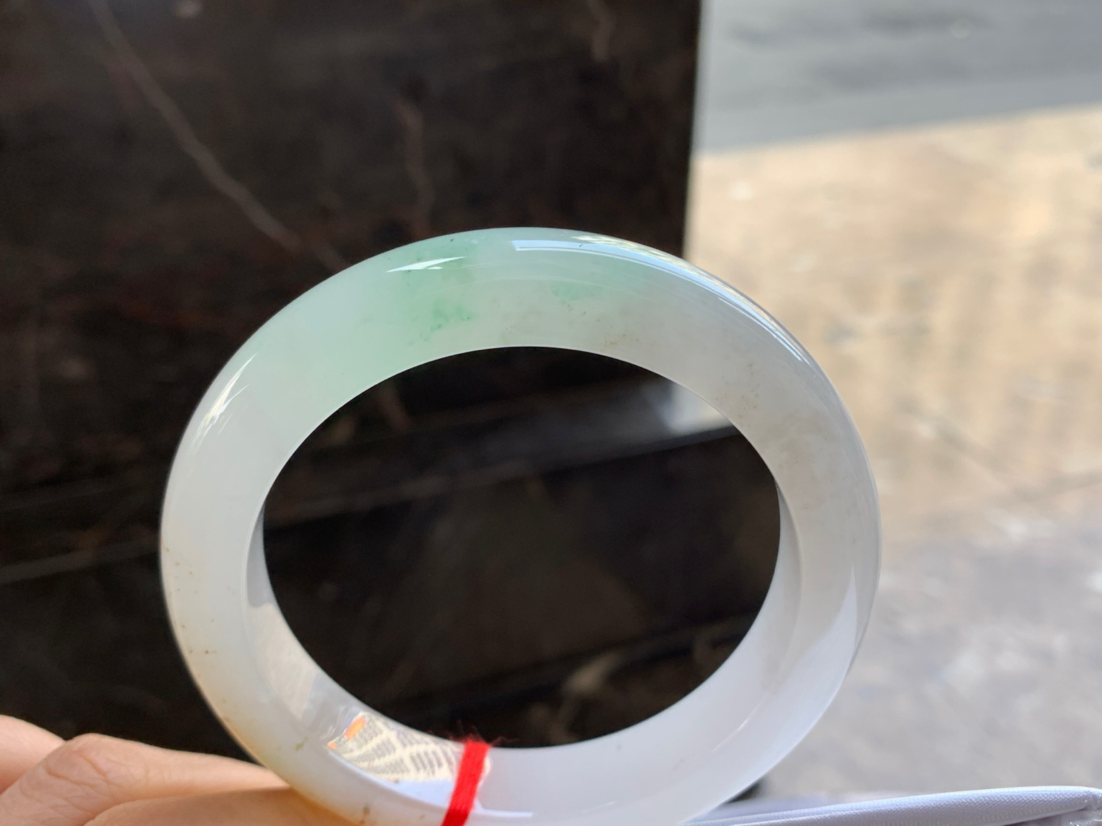 62.5-13.5-10

黄加绿大圈手镯^_^水润清新