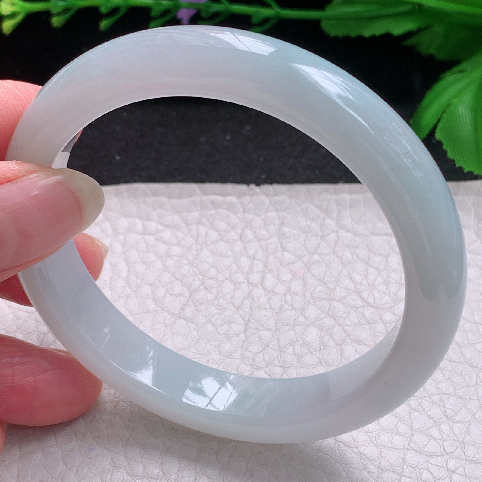 n冰爽款56*11.8*8平安镯 缅甸翡翠A货玉手镯精美冰纯白月光宽边玉手镯