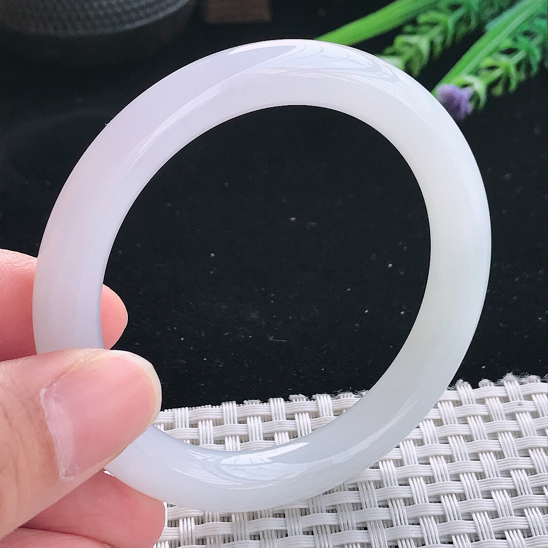 实拍天然翡翠55/9.3/9.1老坑冰纯起胶月光白圆条手镯翡翠玉镯手环