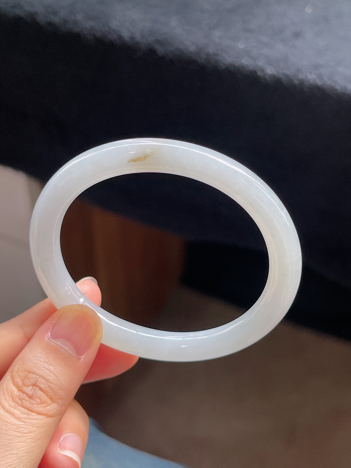 贵妃镯53.3圈口，翡翠冰糯种白色手镯