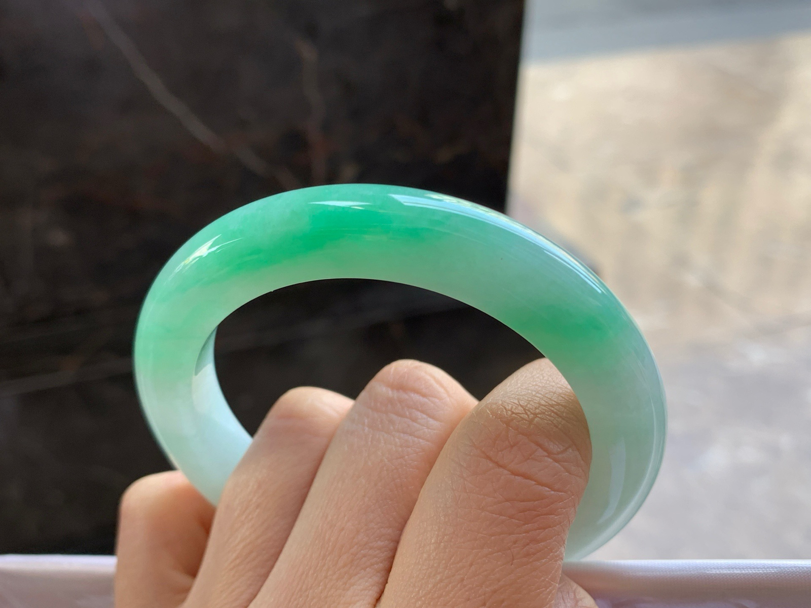 55.5-10.5-10

阳绿色手镯^_^色阳 细腻