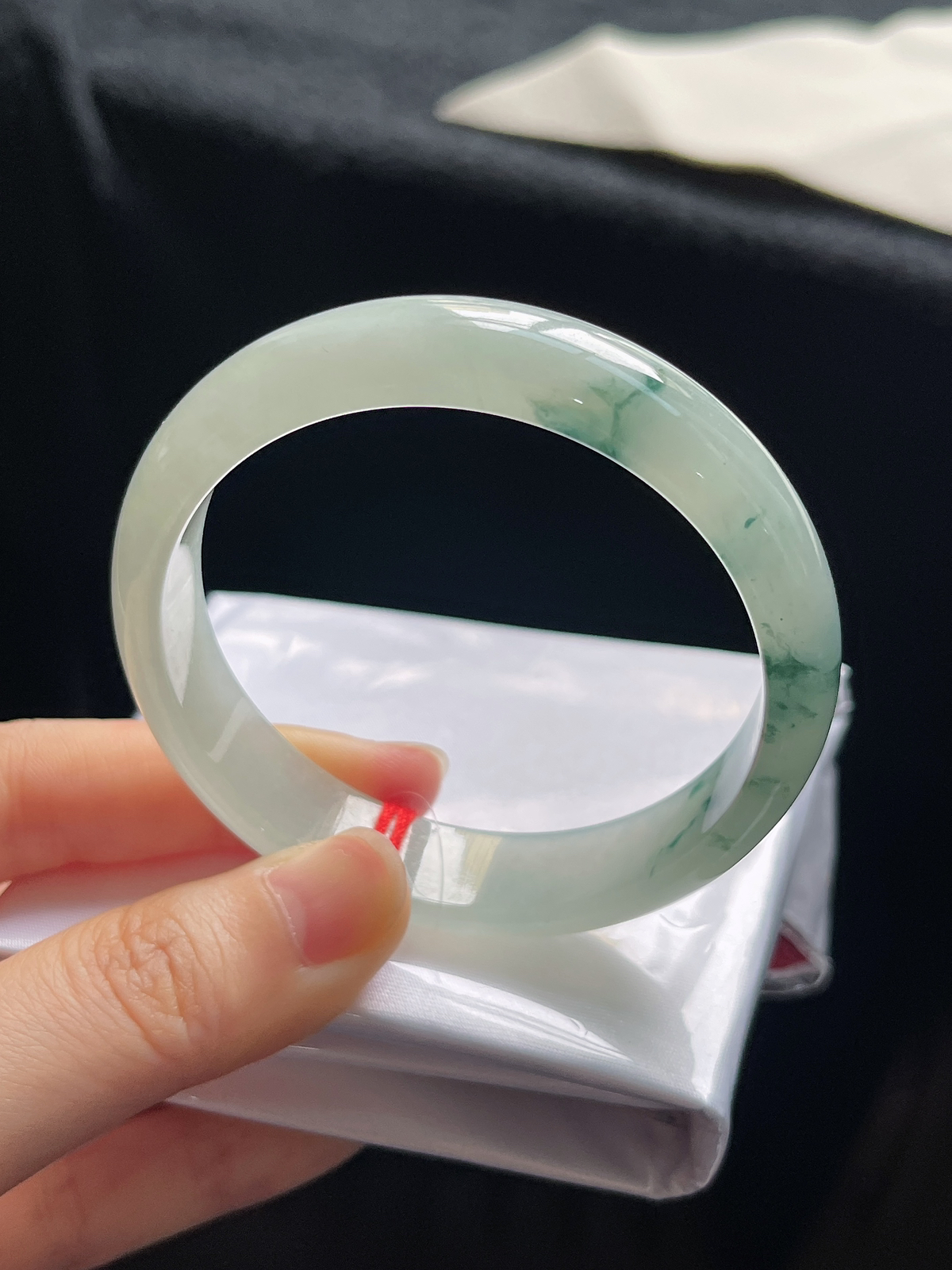 正圈53.7圈口，翡翠冰糯种飘绿手镯