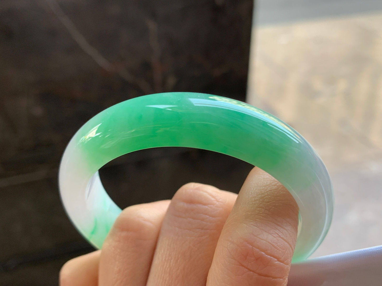 55-13.4-8.4

阳绿色手镯^_^色阳 细腻