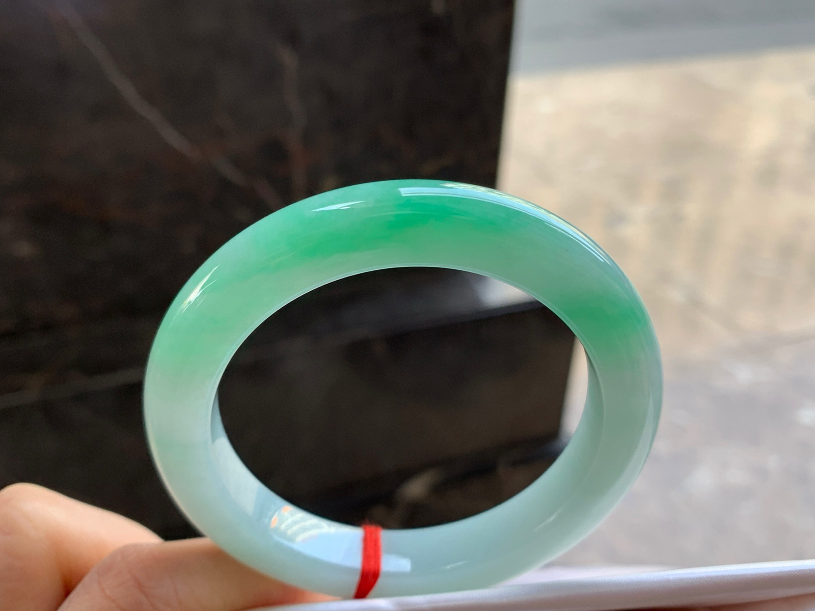 55.5-10.5-10

阳绿色手镯^_^色阳 细腻