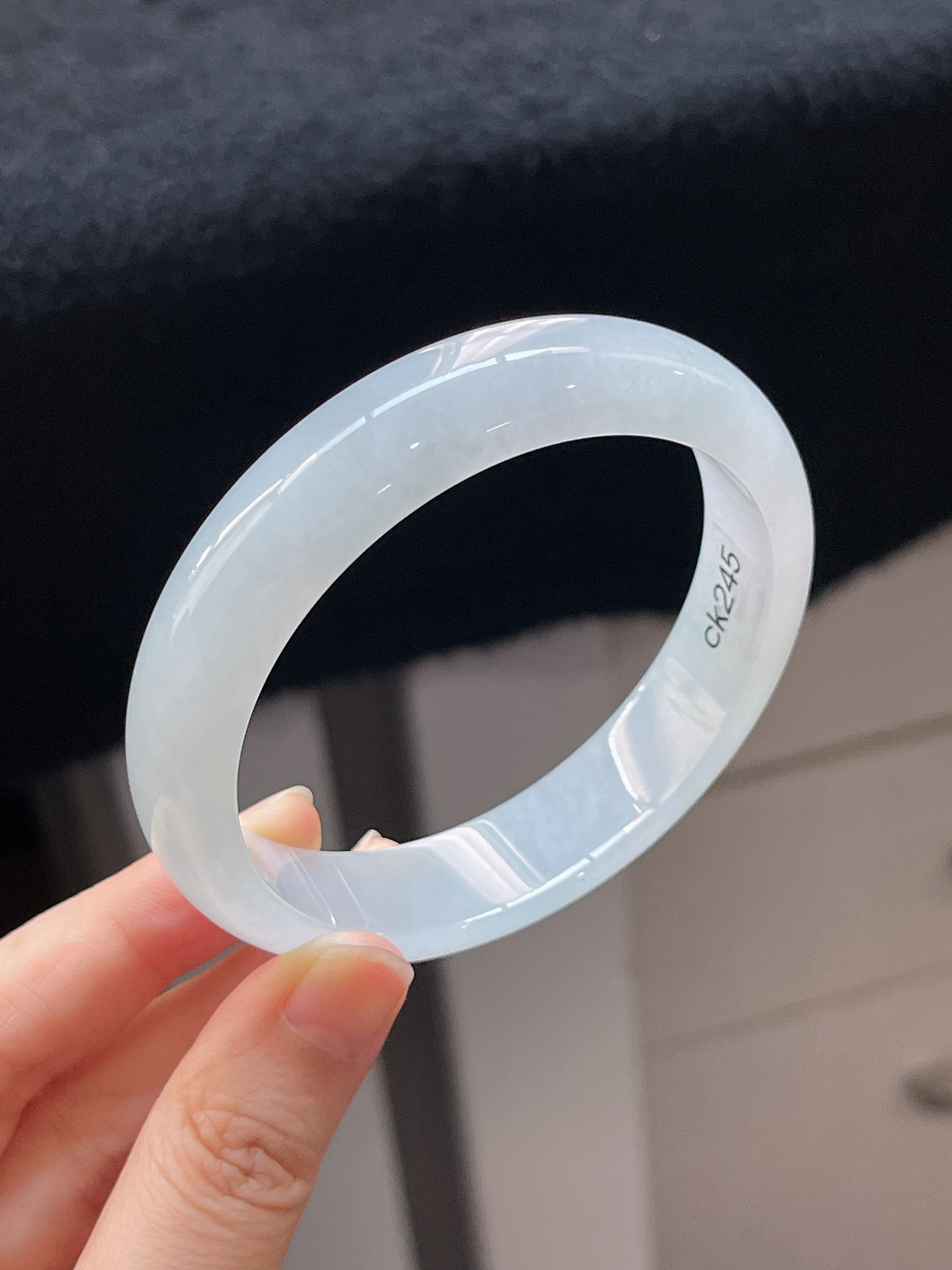 正圈58.6圈口，翡翠冰糯白色手镯