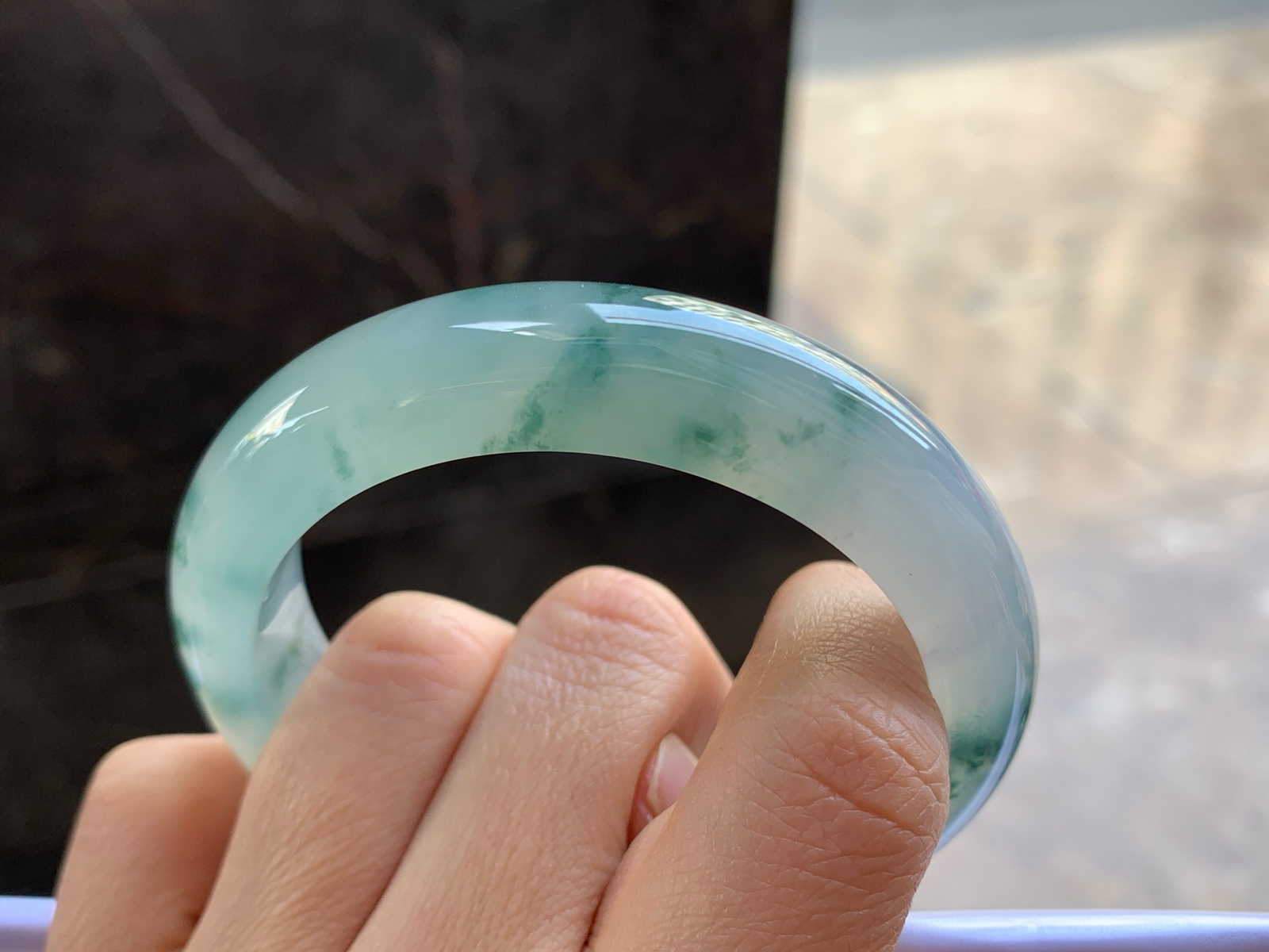 54-13.5-8.8

冰种蓝花手镯^_^飘花灵韵