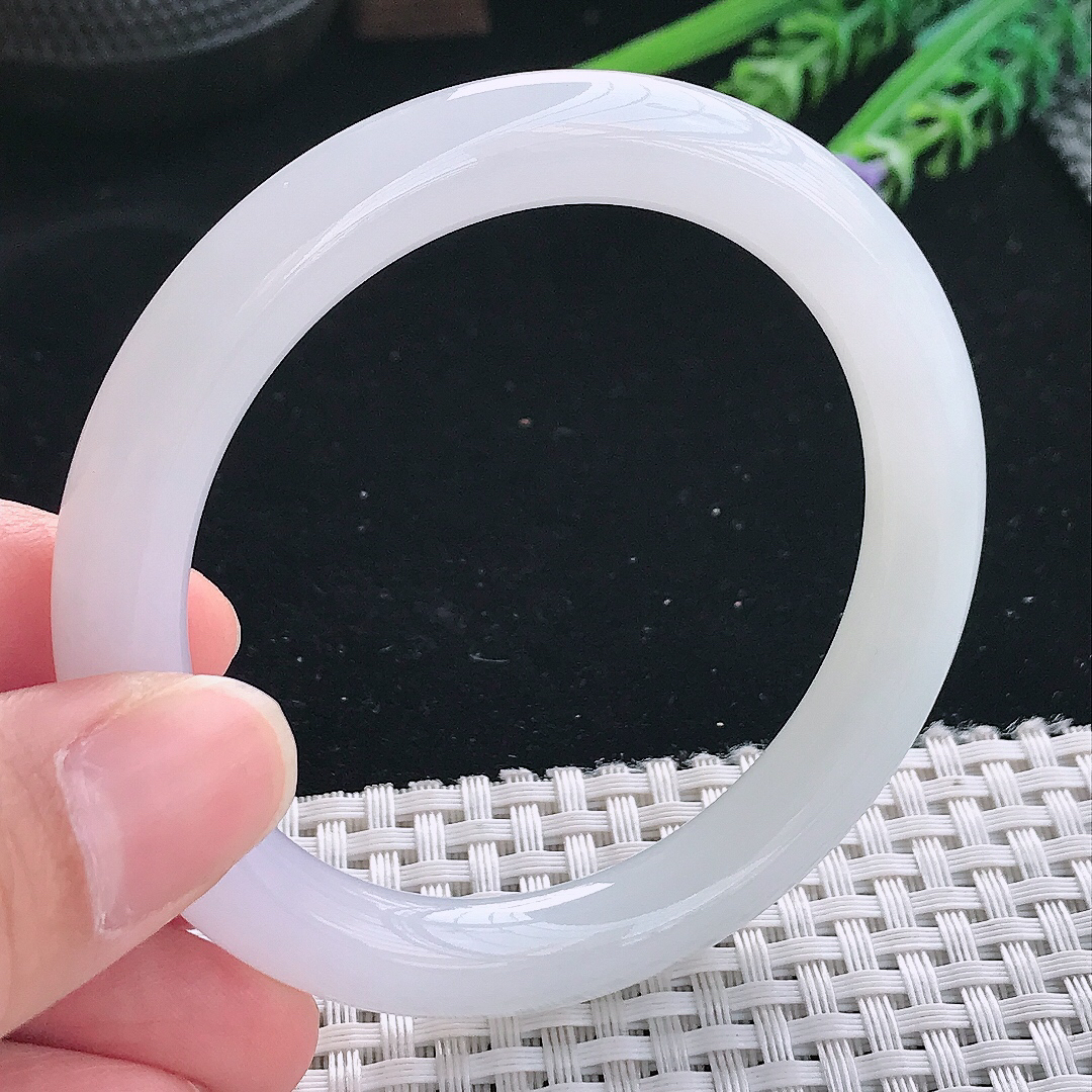 实拍天然翡翠55/9.3/9.1老坑冰纯起胶月光白圆条手镯翡翠玉镯手环