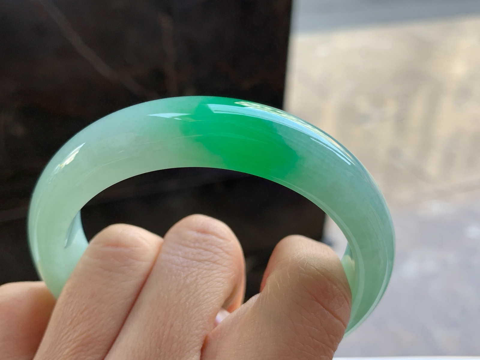 58-14-8.8

阳绿色手镯^_^色阳 玉质温润