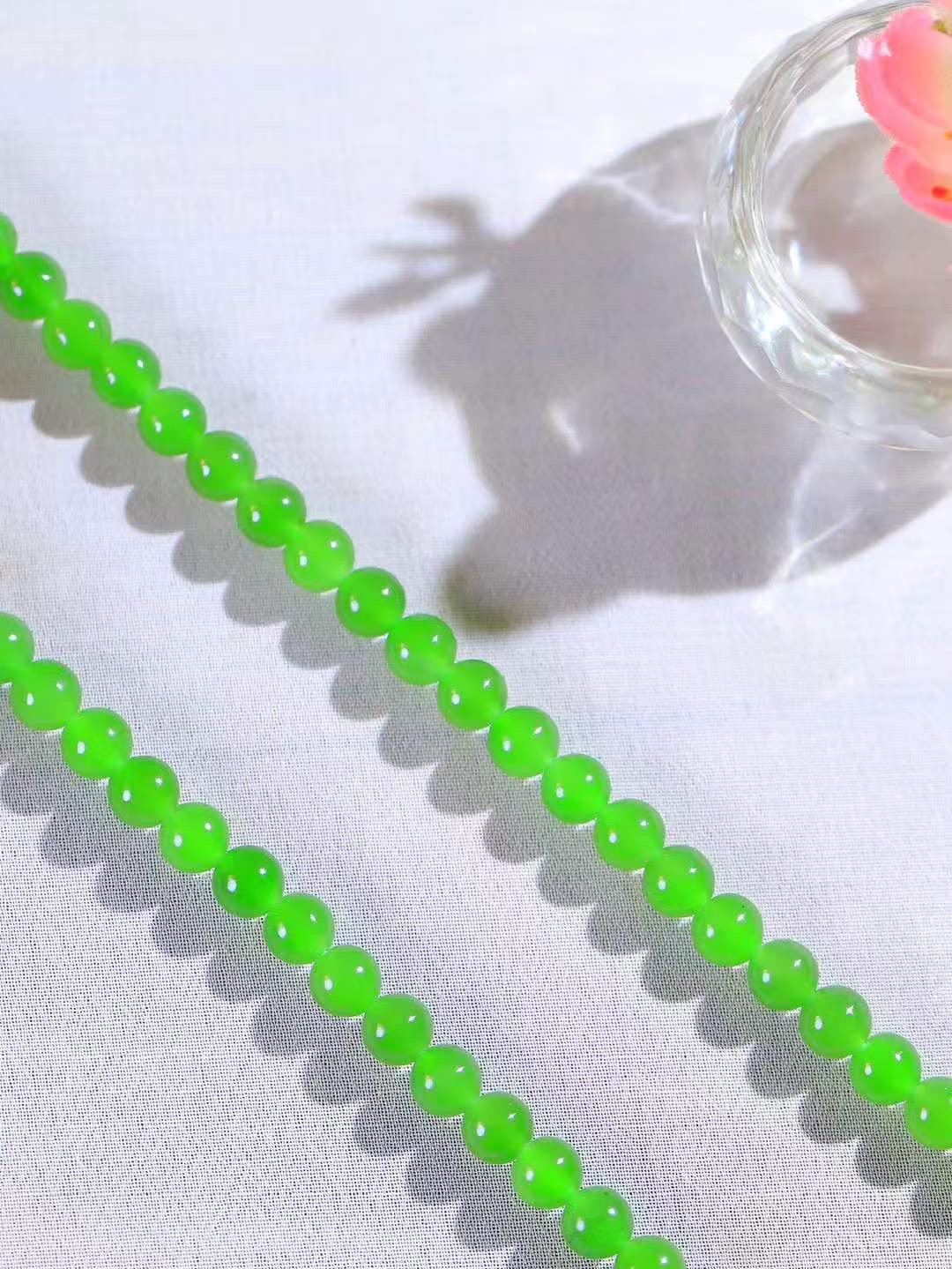 【珠圆玉润.项链】

精品和田玉碧玉珠圆玉润项链 玉质温润细腻  整串打磨圆润，佩戴舒适。珠珠落玉盘，间关莺语花底滑，一生美好时光，无论身在何处，都有它相伴相守。事事顺遂，幸福美满，吉祥如意。重39克 尺寸取一6mm  8920478A