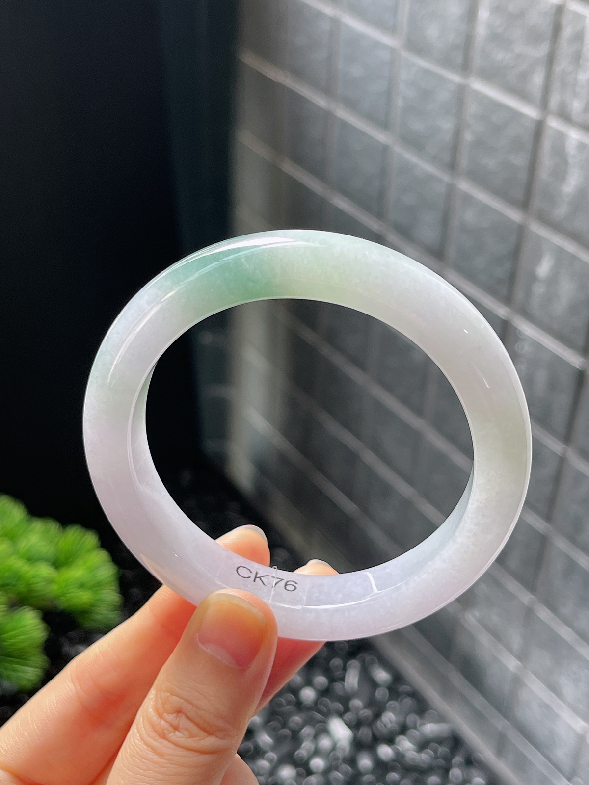 正圈56.3圈口，翡翠糯化种绿色手镯