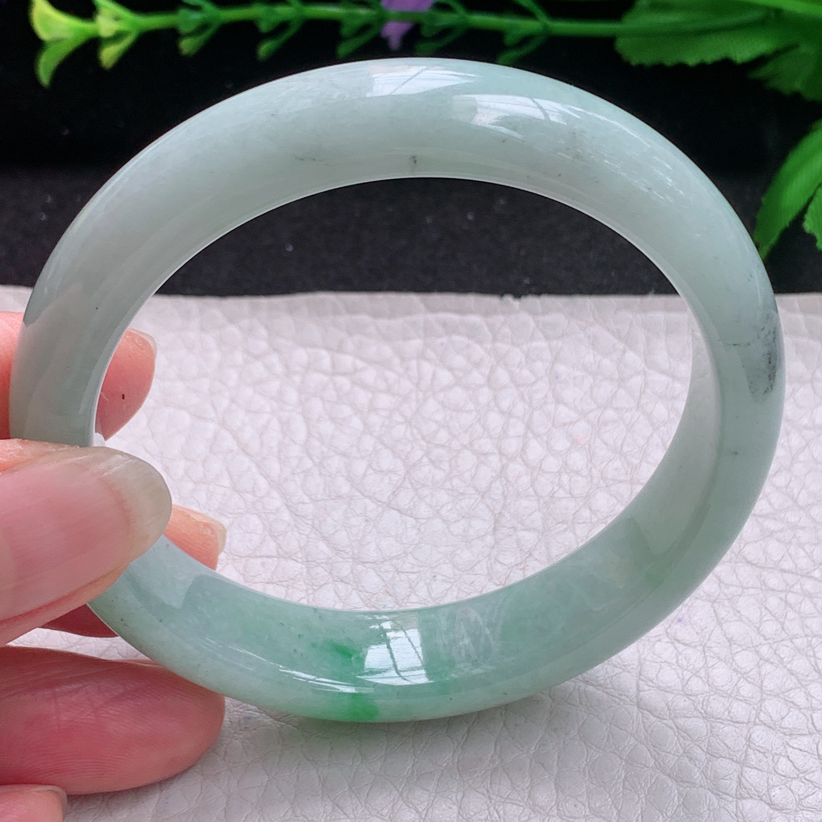 n清新款56*13*8平安镯 缅甸翡翠A货玉手镯精美阳绿飘乌鸡花宽边玉手镯