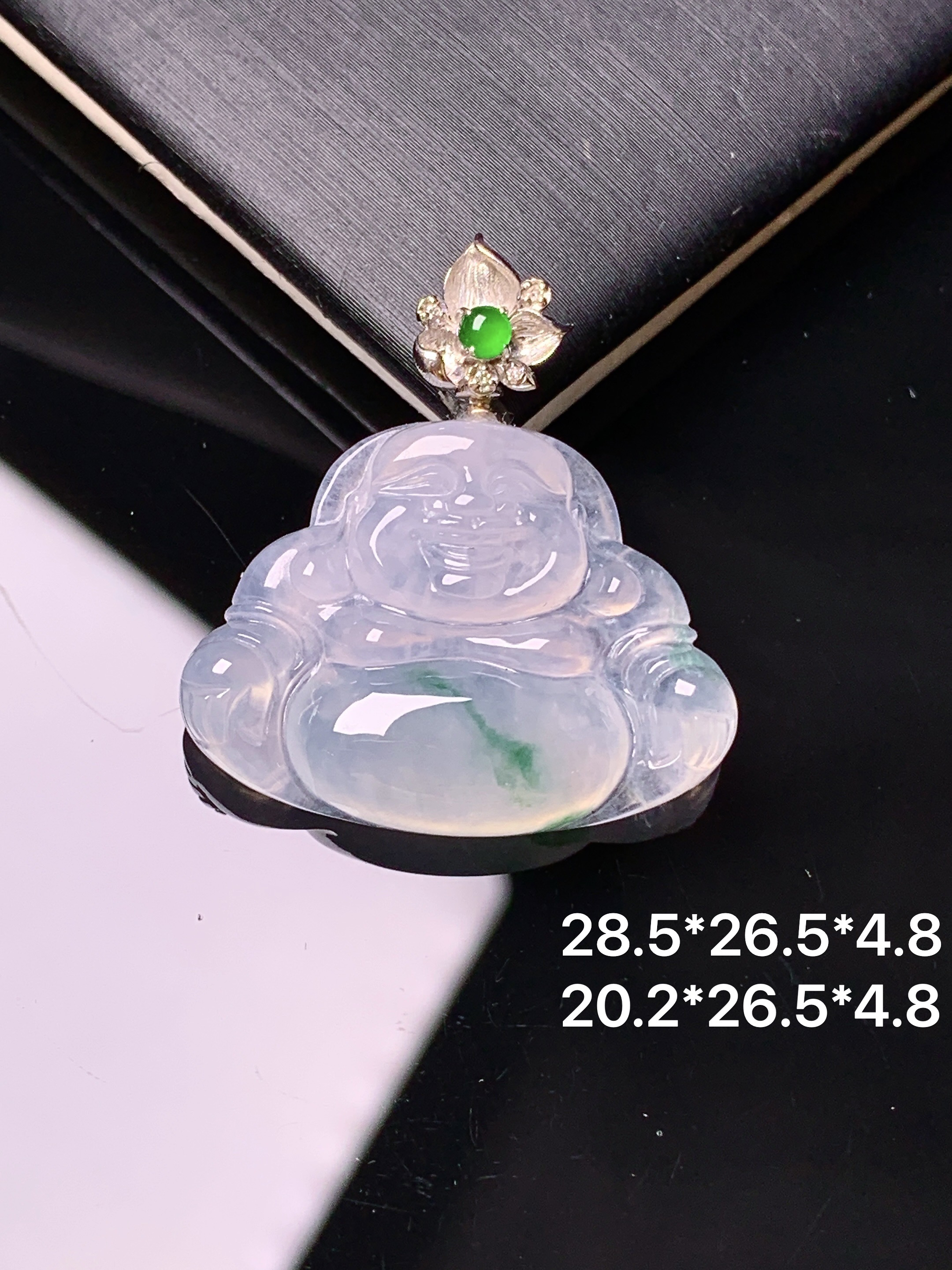 18k金钻镶嵌飘绿佛公吊坠 玉质细腻 色泽艳丽清新 水润亮眼 整体尺寸28.5*26.5*4.8*2x