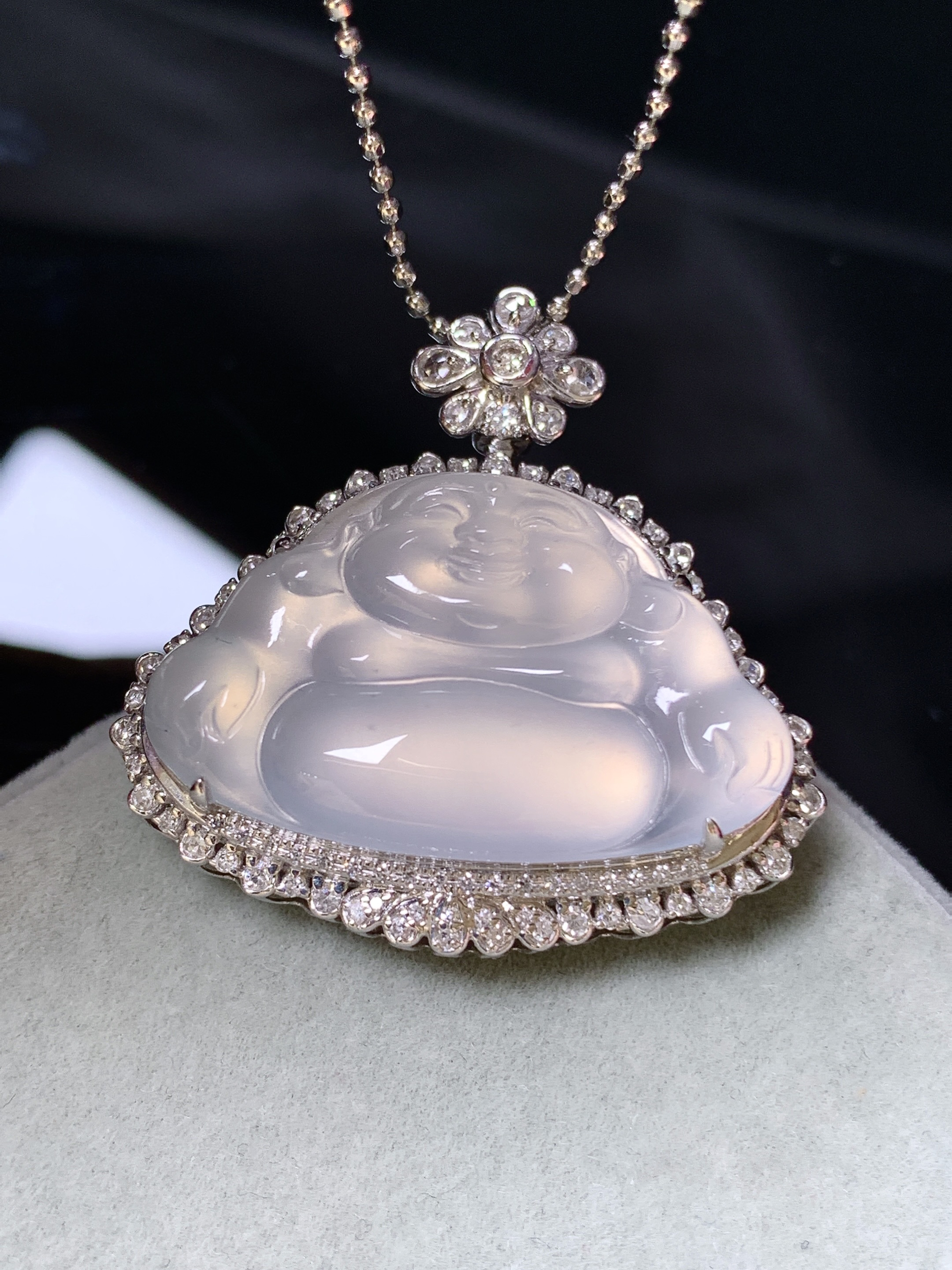 18k金钻镶嵌冰种佛公吊坠 玉质细腻 色泽艳丽清新 水润亮眼 整体尺寸31.2*11.8y4