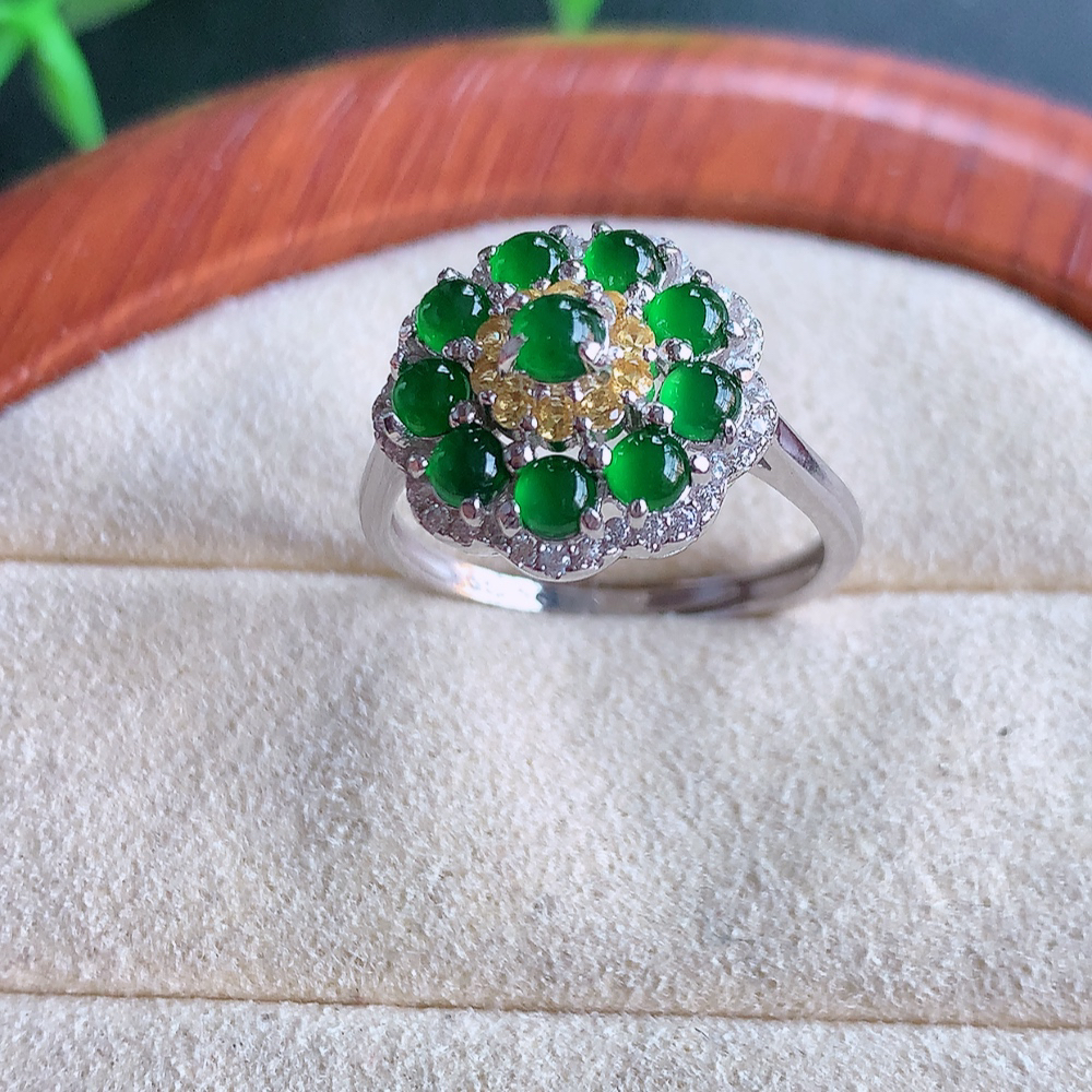 冰润满绿精美环形翡翠戒指  玉质细腻  冰清玉润  飘花灵动  颜色漂亮  W815.15   内径