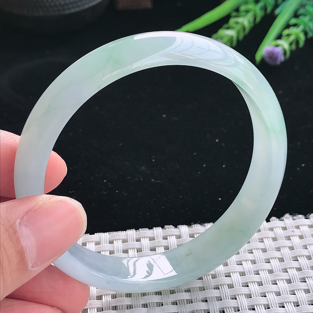 实拍天然翡翠60.5/13.2/6.6大圈口老坑冰胶果冻天空蓝飘花手镯翡翠玉镯手环