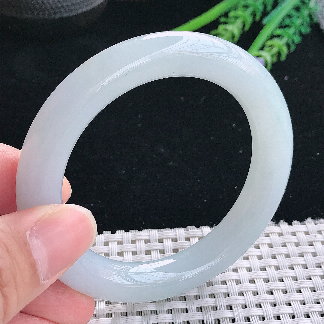 实拍缅甸a货翡翠53.5/10.8/10.6翡翠冰胶水灵冰晴圆条玉镯手环