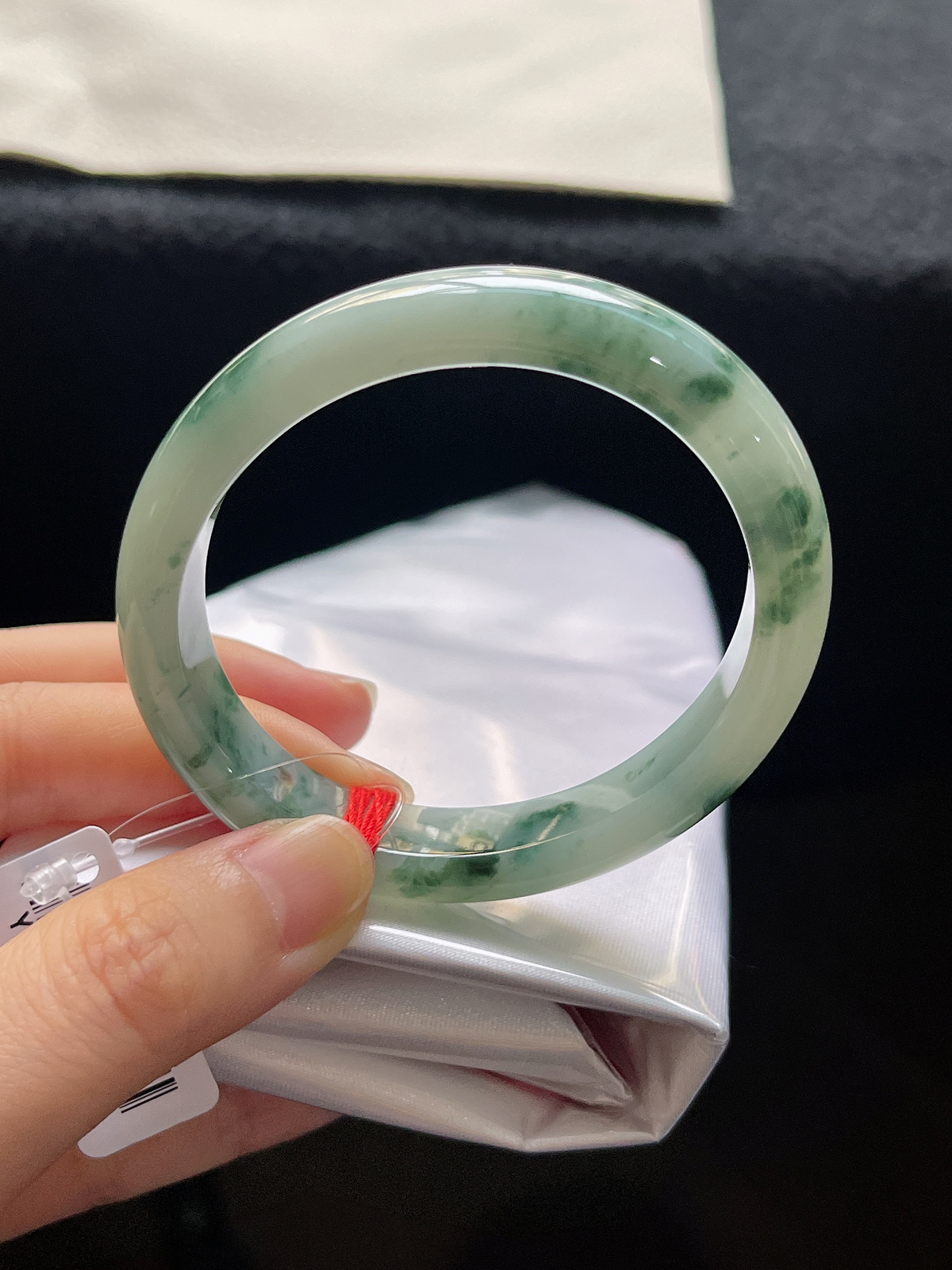 贵妃镯54.3圈口，翡翠冰糯种绿色手镯