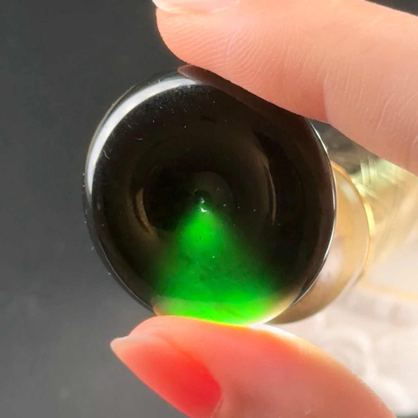 精品墨翠双面鼓平安扣 种好色正 黑度极好 打灯通透 油性十足 尺寸30.7