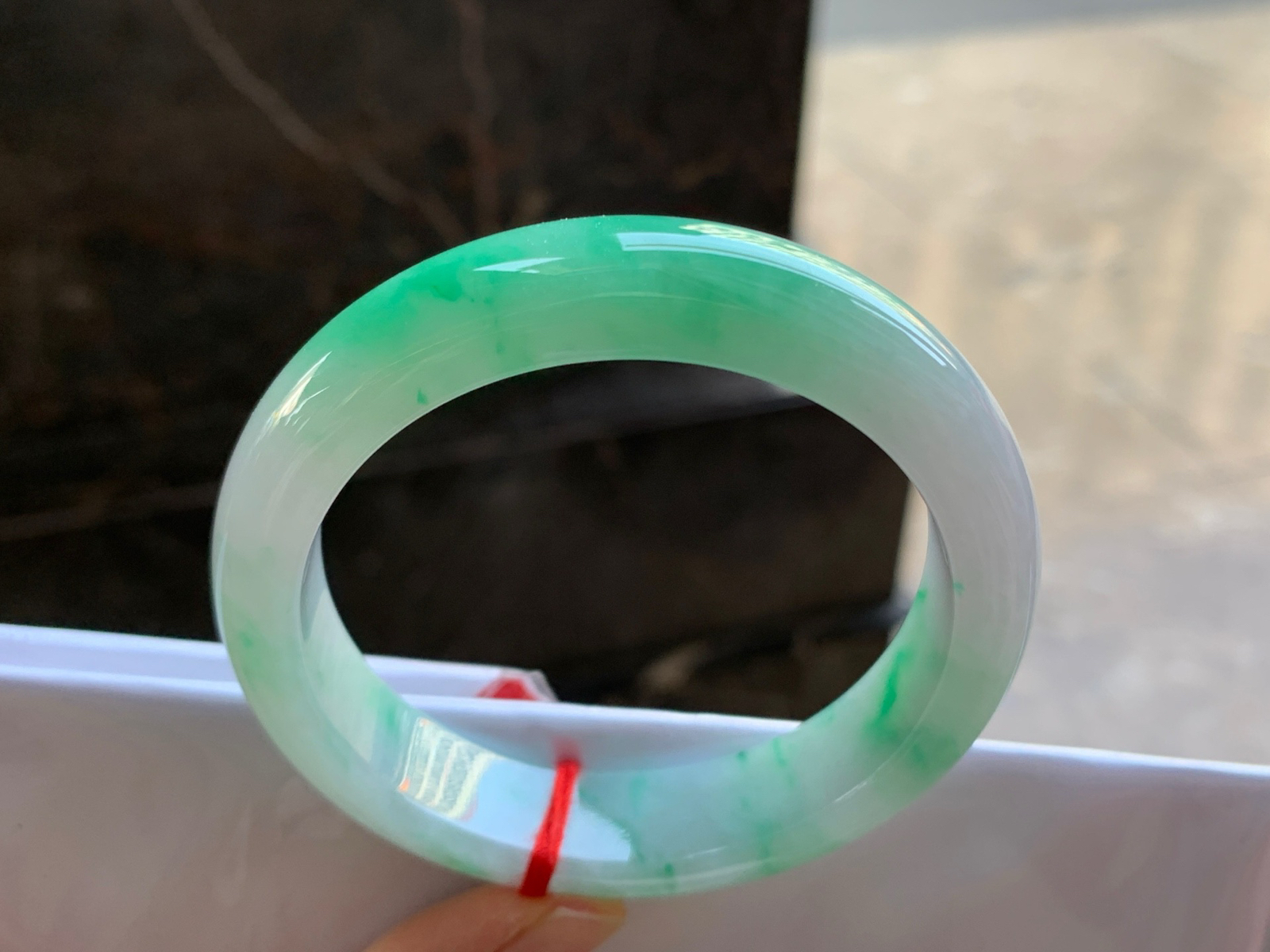 55-13.4-8.4

阳绿色手镯^_^色阳 细腻