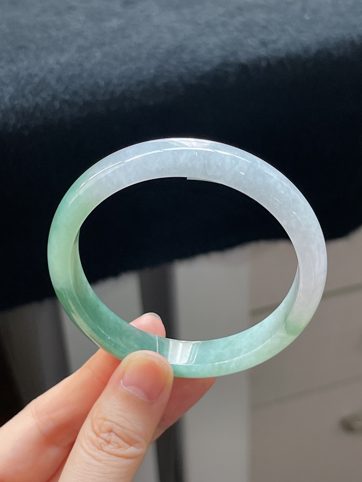 正圈56.3圈口，翡翠糯化种灰绿色手镯