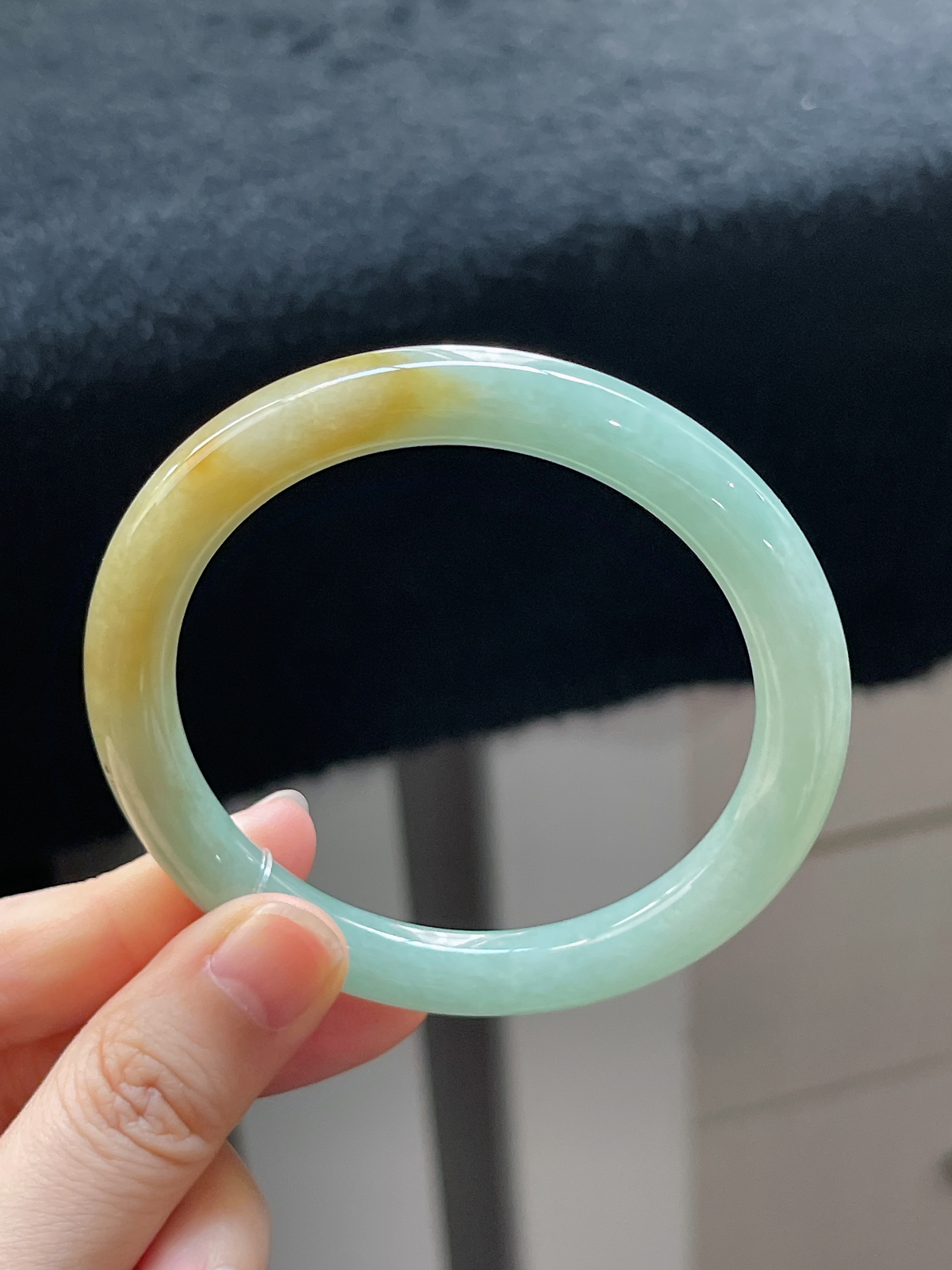 圆镯55.4圈口，翡翠糯化种黄加绿手镯