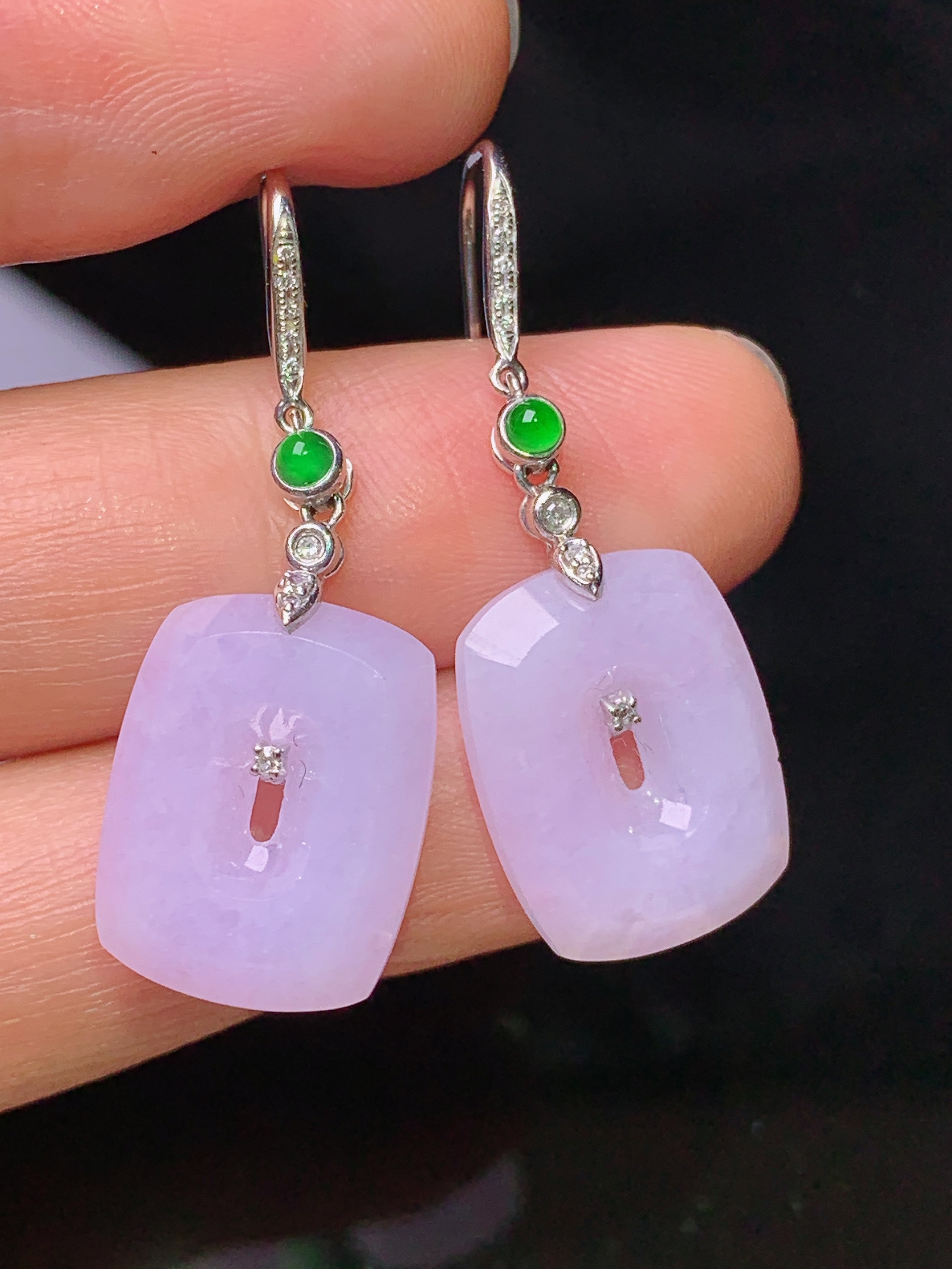 18k金钻镶嵌紫罗兰平安扣吊坠 玉质细腻 色泽艳丽清新 水润亮眼 整体尺寸35*12.5*3.8y4