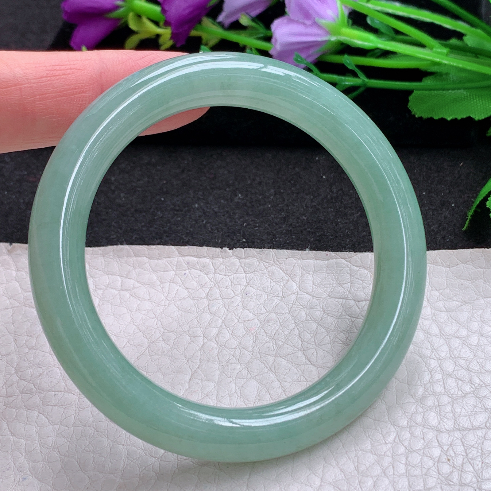 nc清新款54.5*9.8美人镯 缅甸翡翠A货玉手镯精美水绿圆条叮当镯