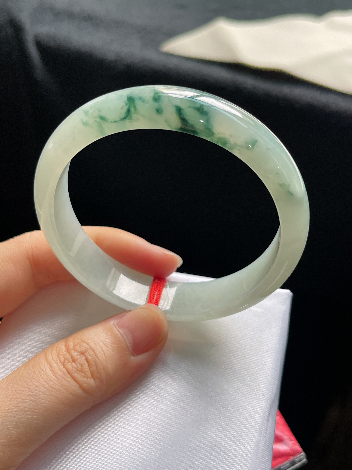 正圈53.7圈口，翡翠冰糯种飘绿手镯