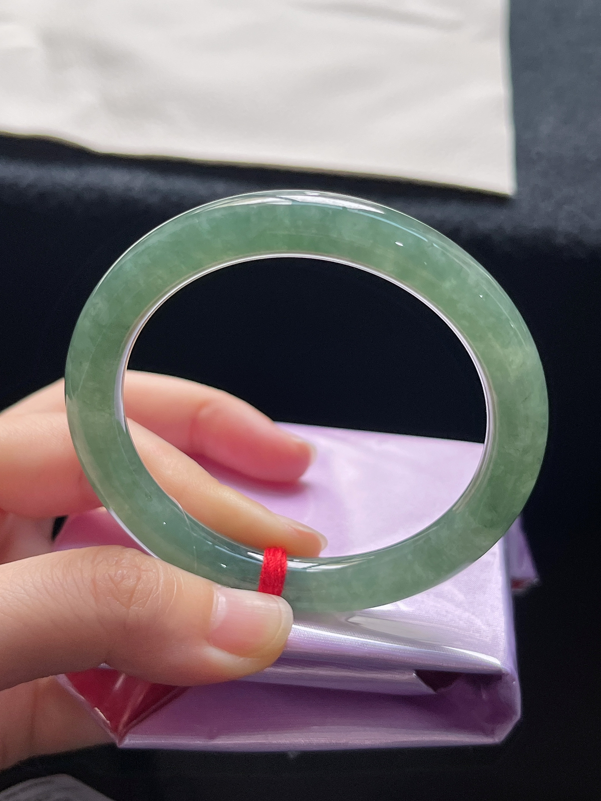 圆镯52.4圈口，翡翠冰糯种绿色手镯