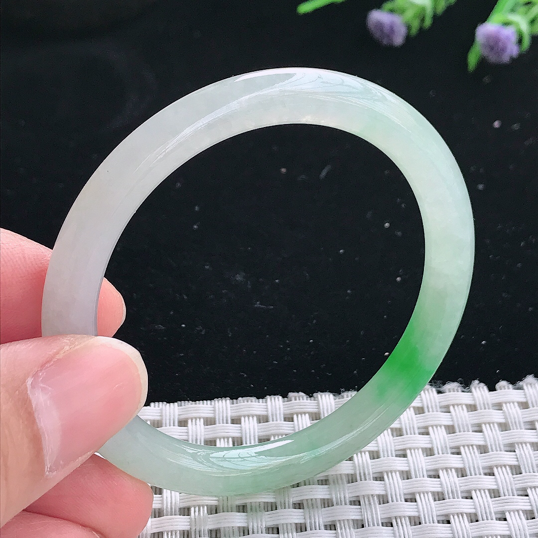 实拍天然翡翠49.5/6.7/7.2小圈口老坑冰胶水灵飘阳绿圆条手镯翡翠叮当镯