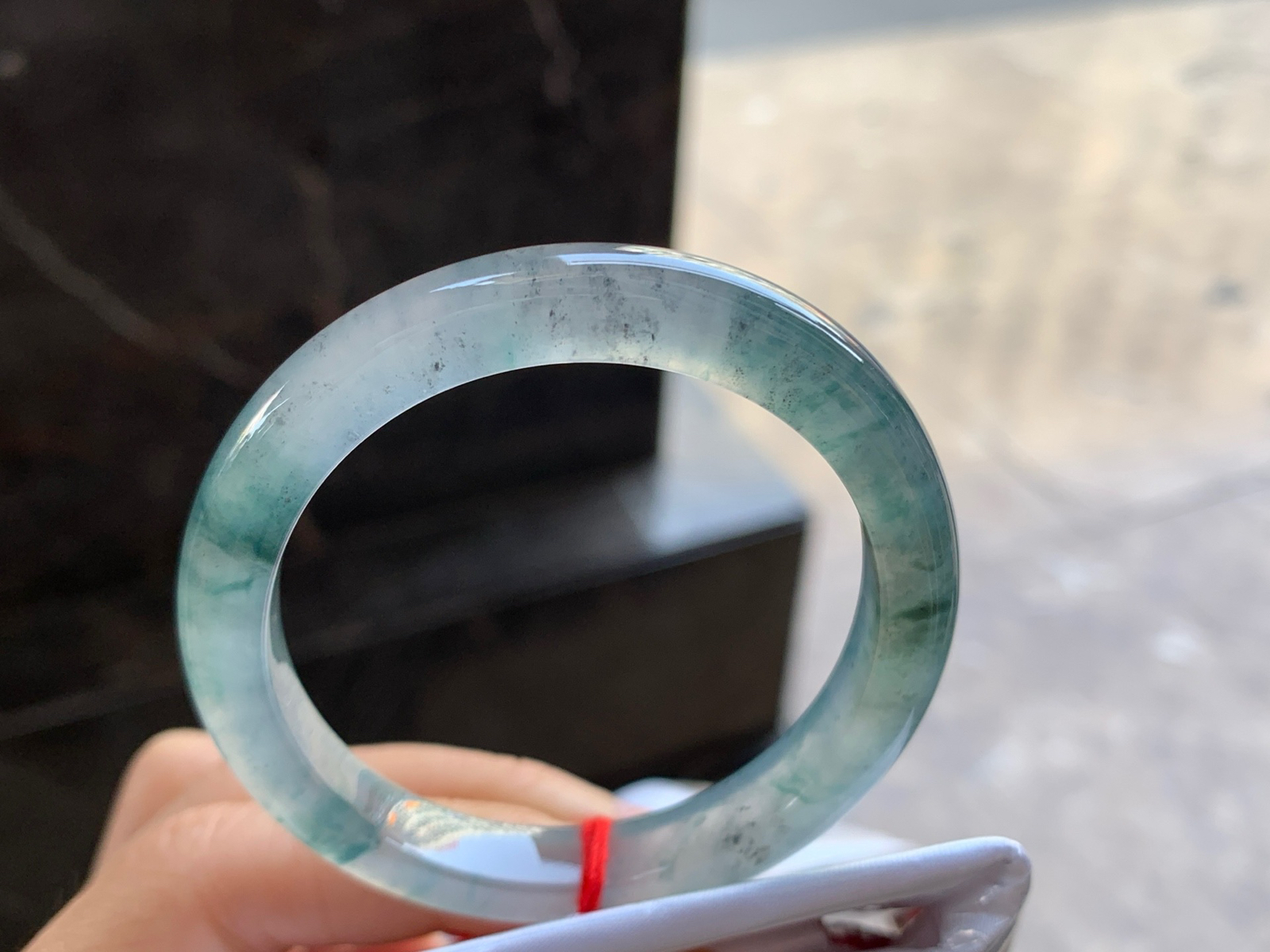 52.5-8.2-7.1

冰种贵妃手镯^_^透亮 正圈50可以带