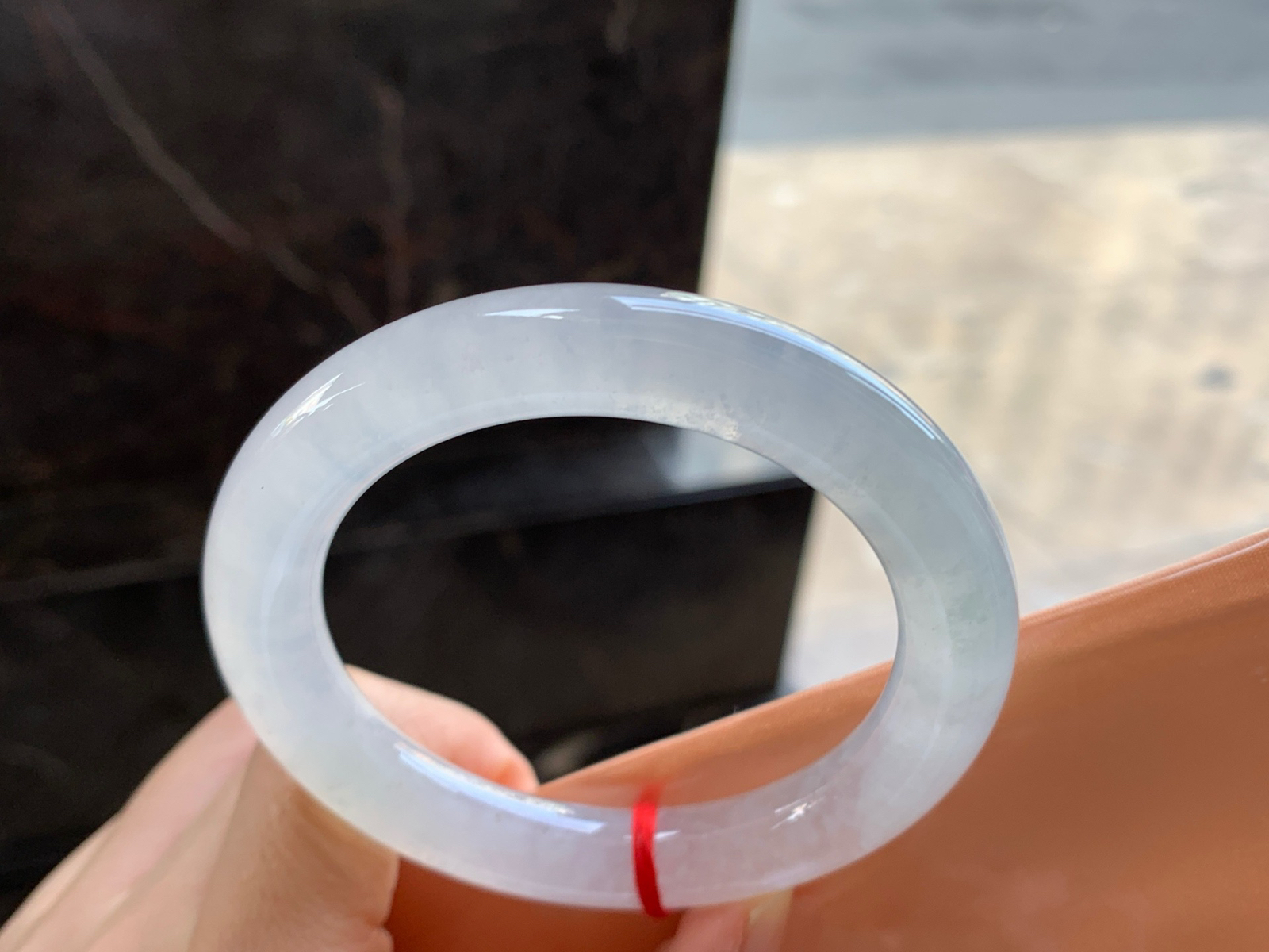 56-11

冰种圆条手镯^_^透亮